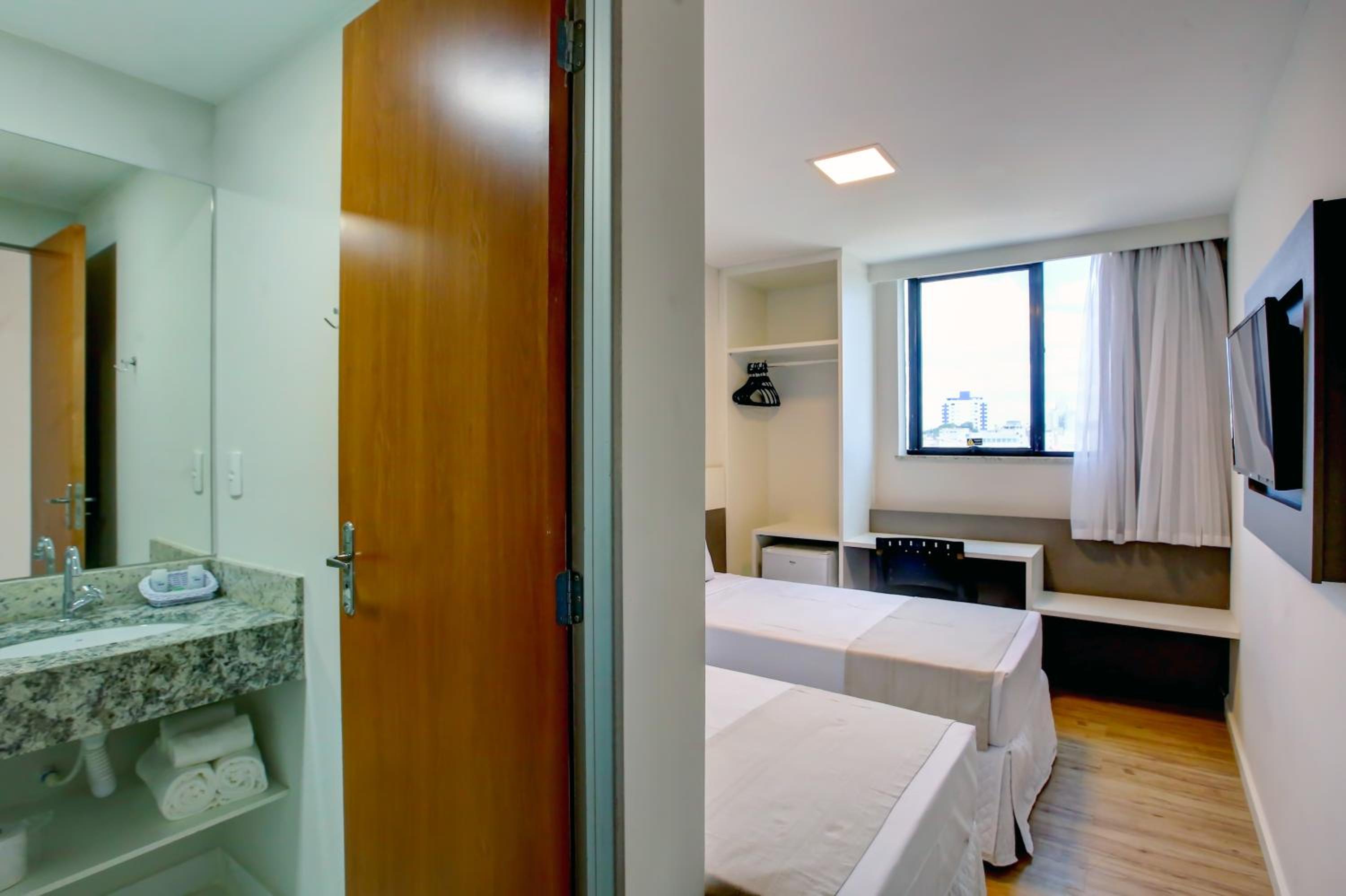 Standard Twin Room - Photo 5
