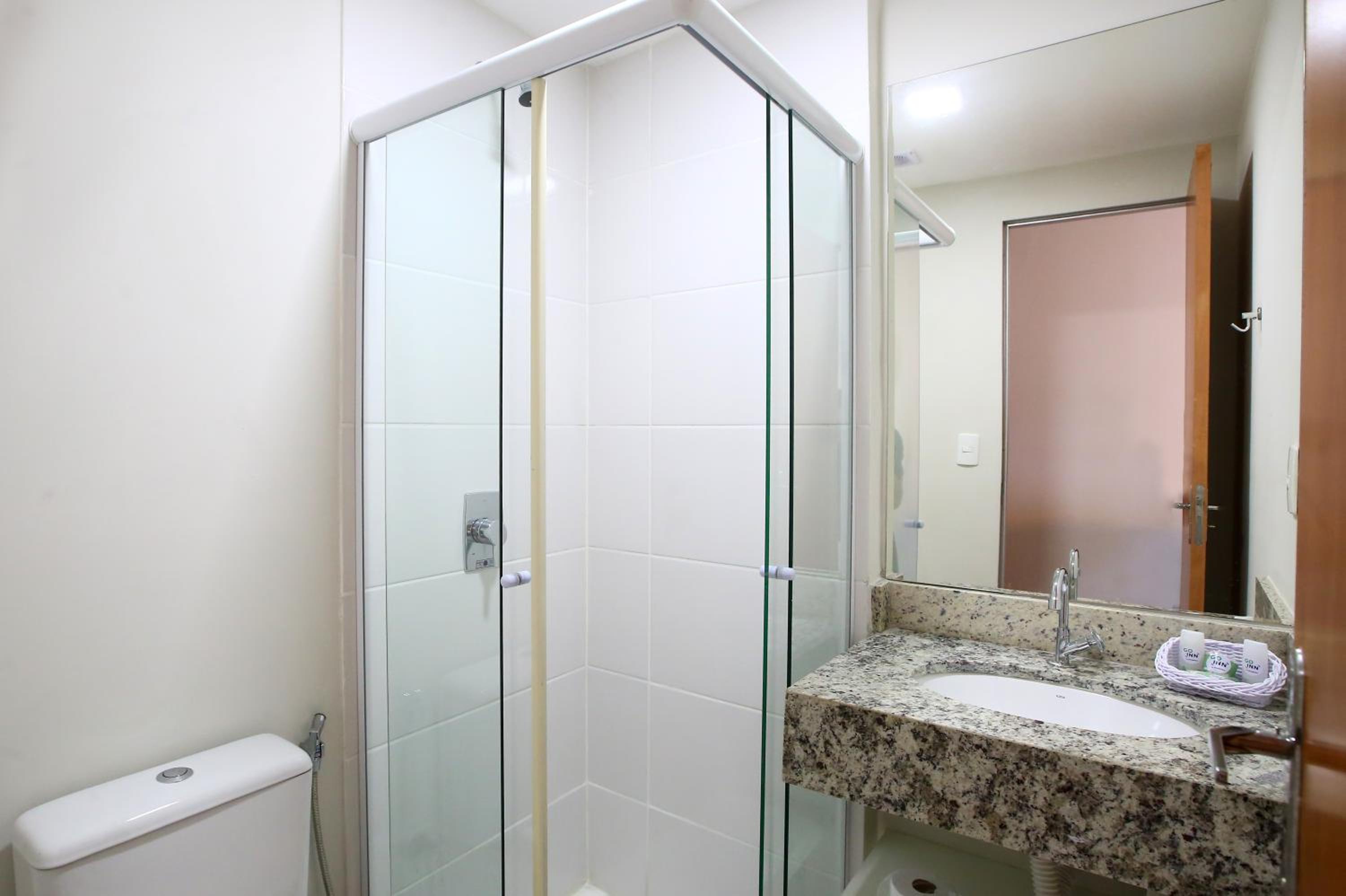 Standard Twin Room - Photo 6