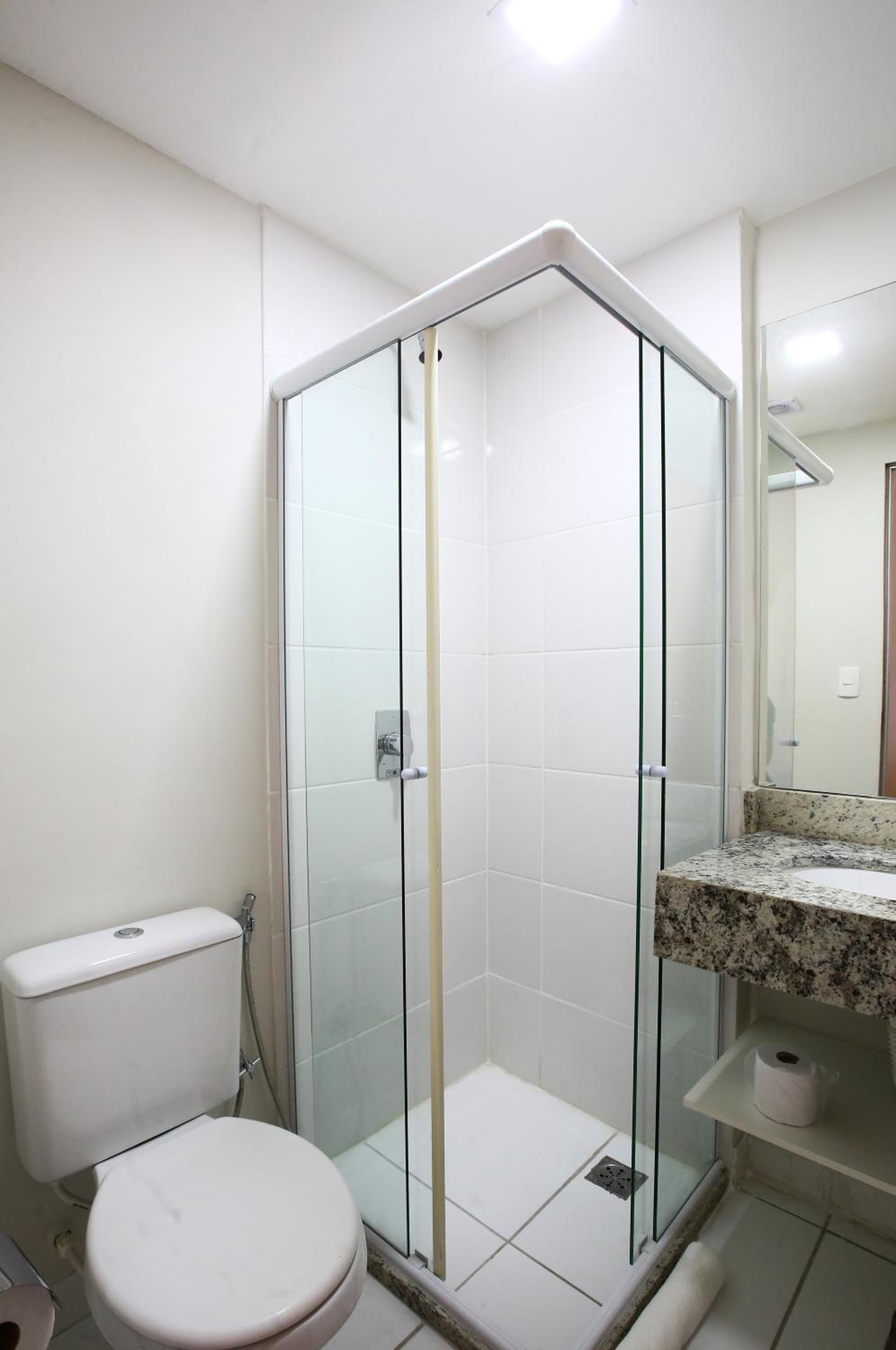 Standard Twin Room - Photo 7