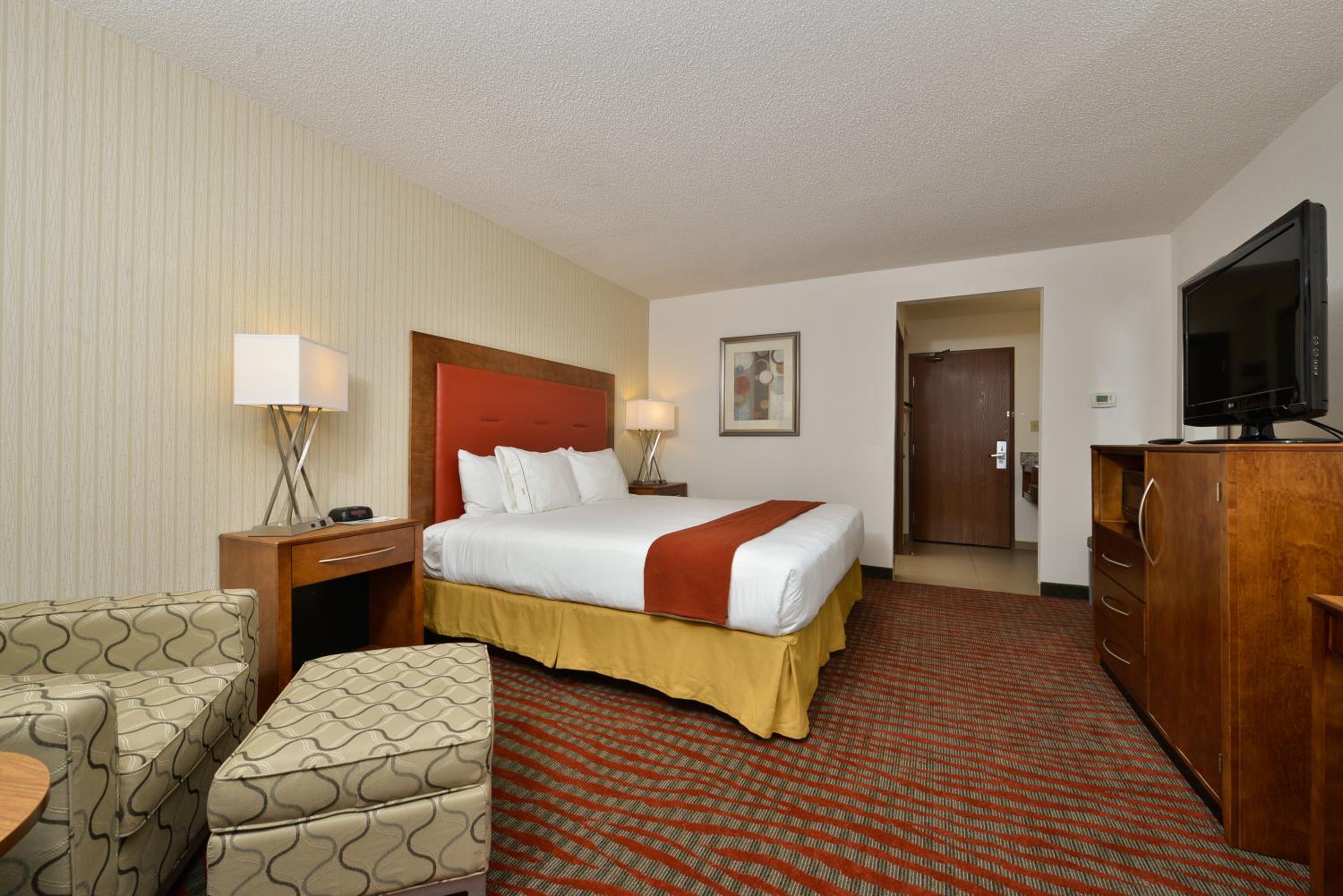 Standard King Room - Photo 3