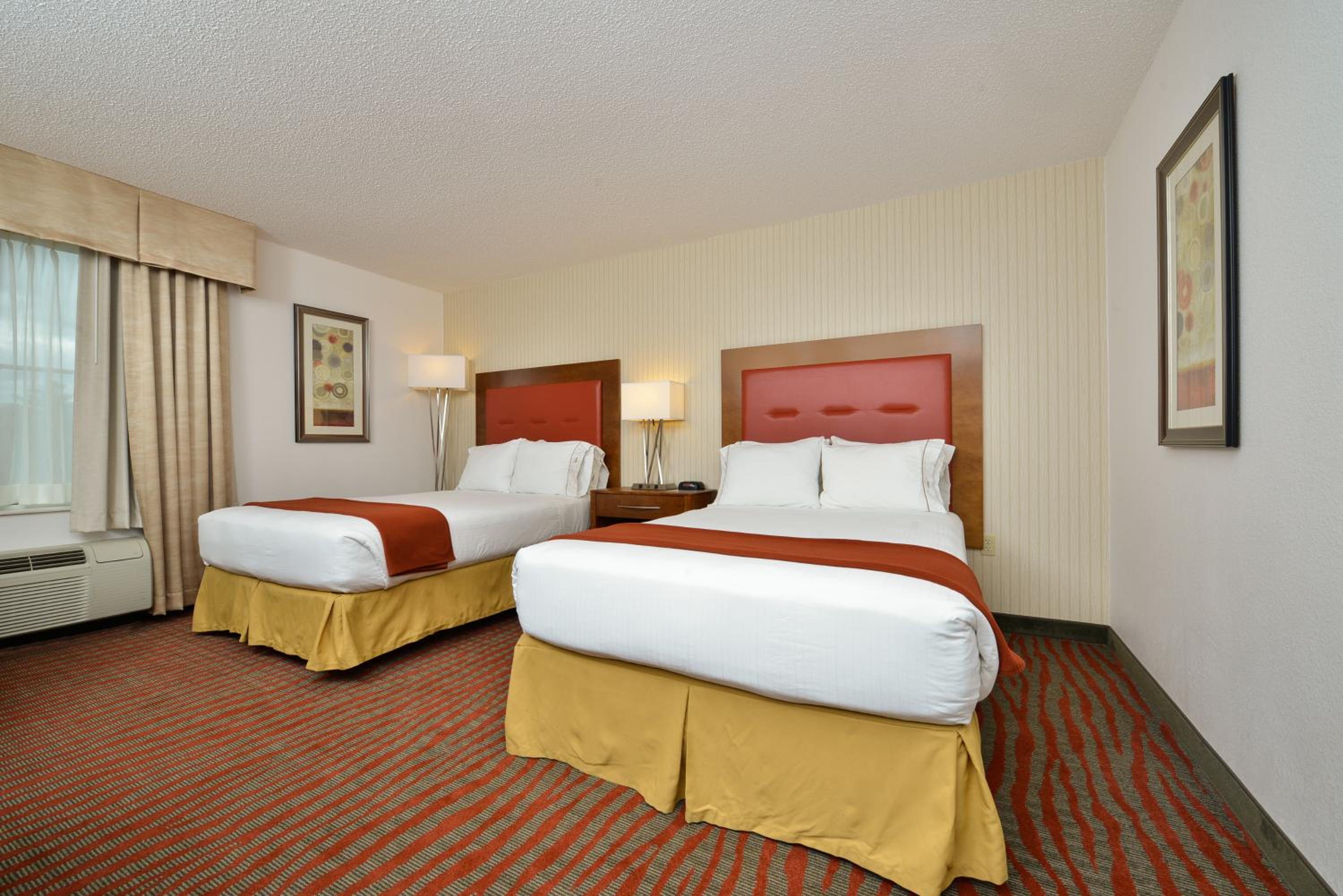 Standard Double Room with Two Double Beds - Photo 3