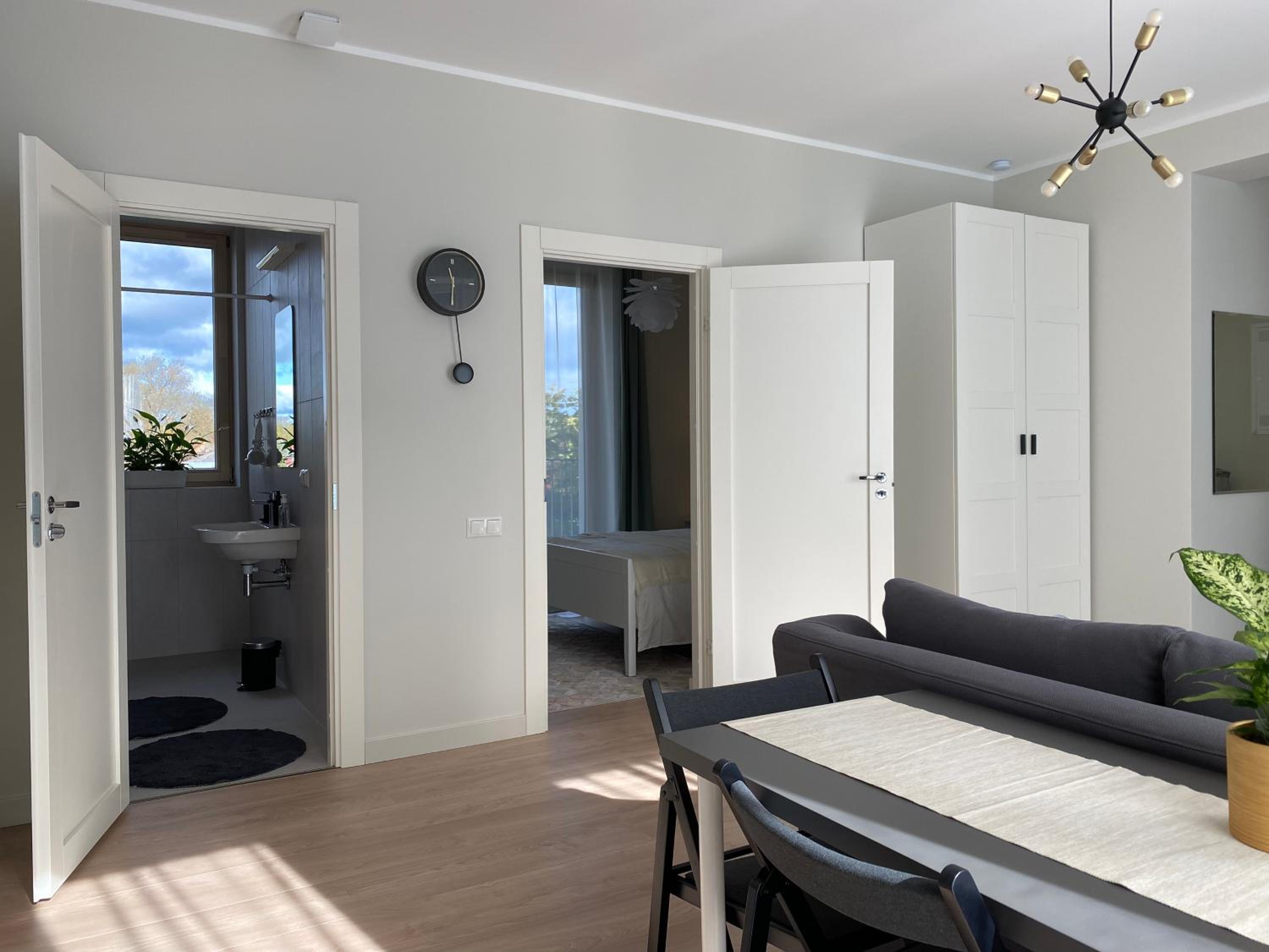 One-Bedroom Apartment photo 2