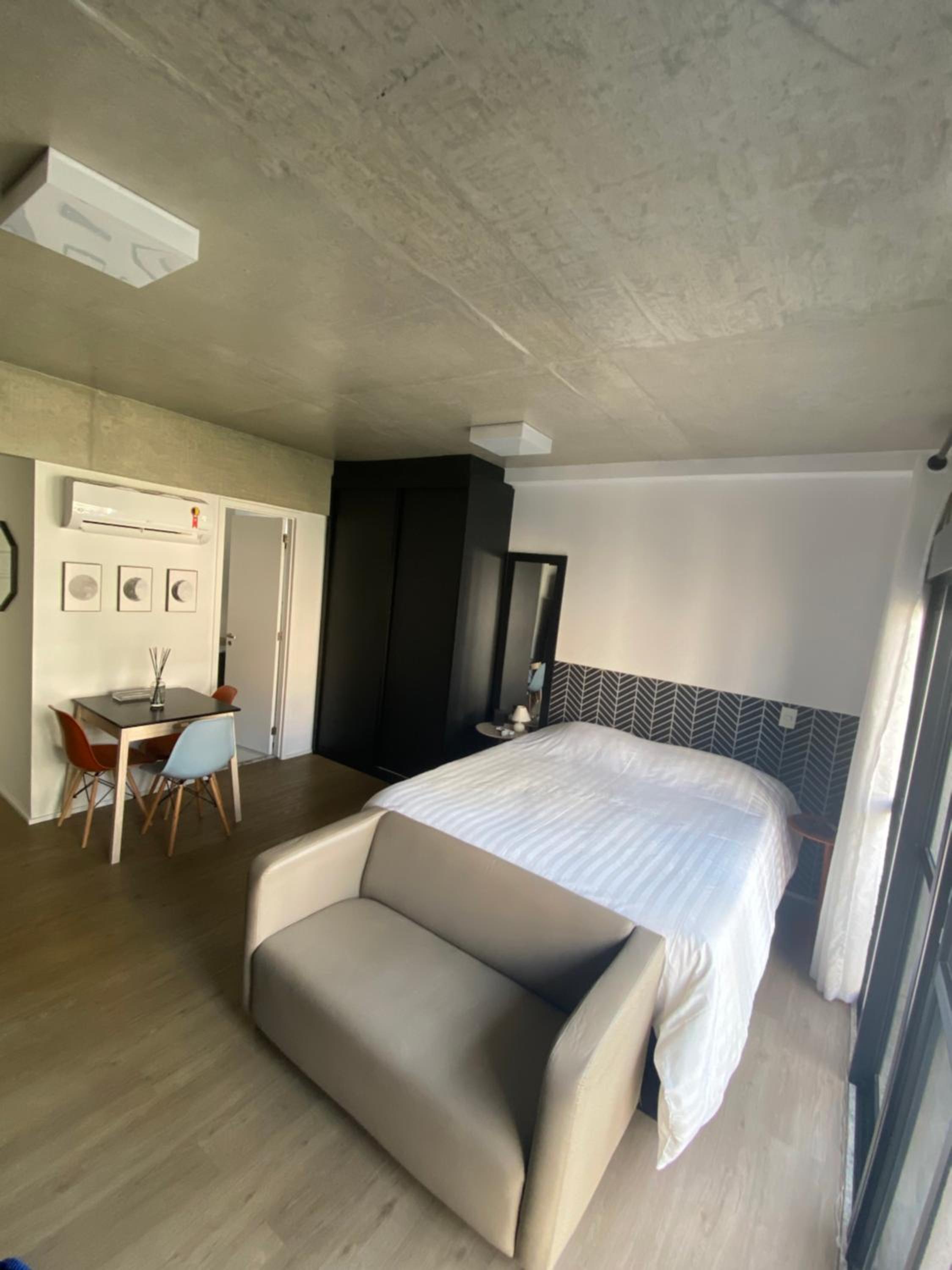 Studio Apartment - Photo 28