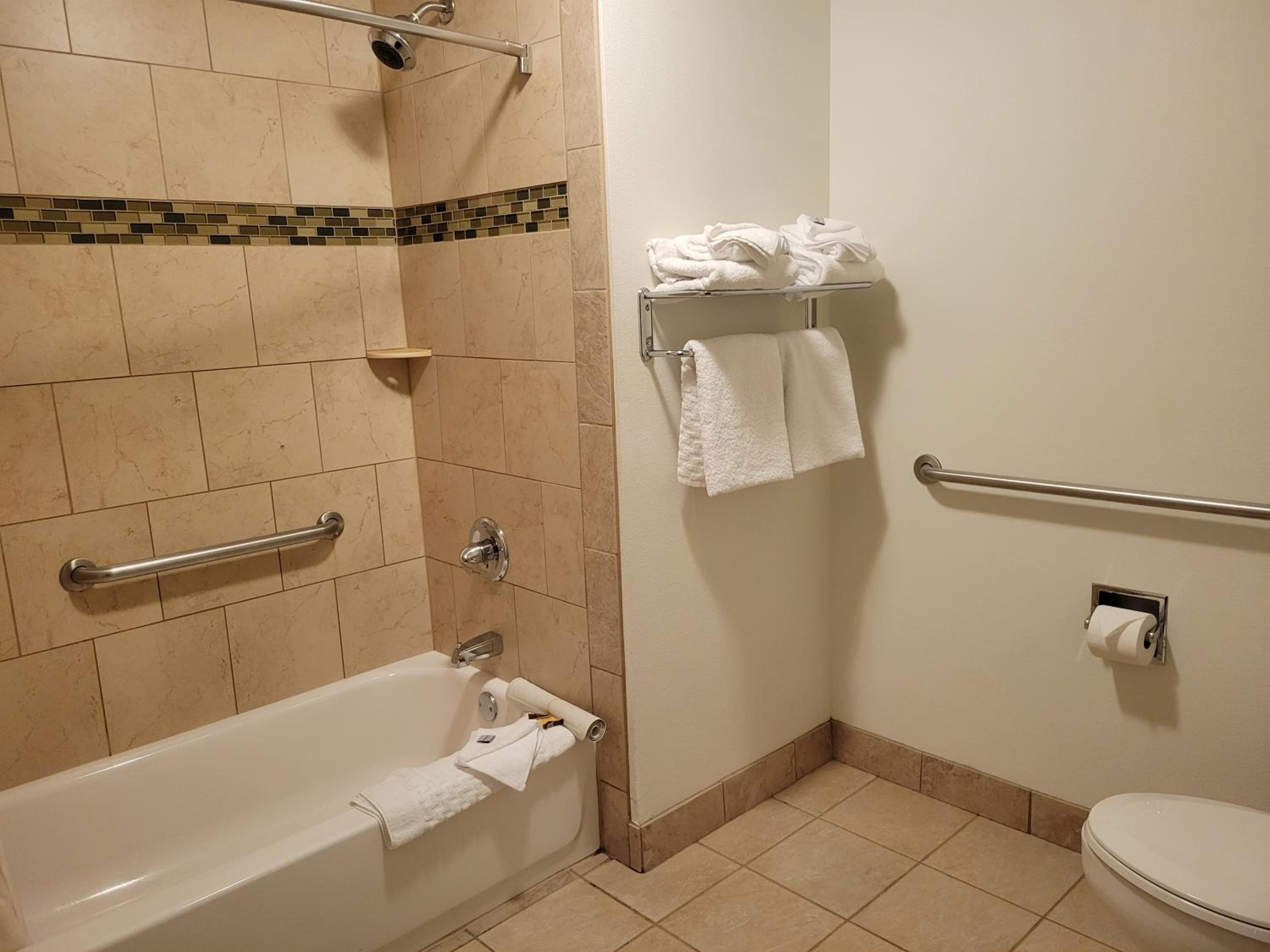 Queen Room with Two Queen Beds - Disability Access/Non-Smoking, photo 6