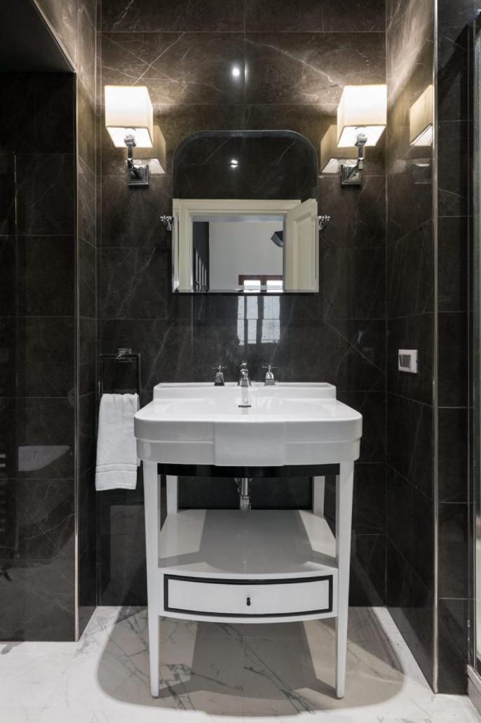 King Suite photo 2