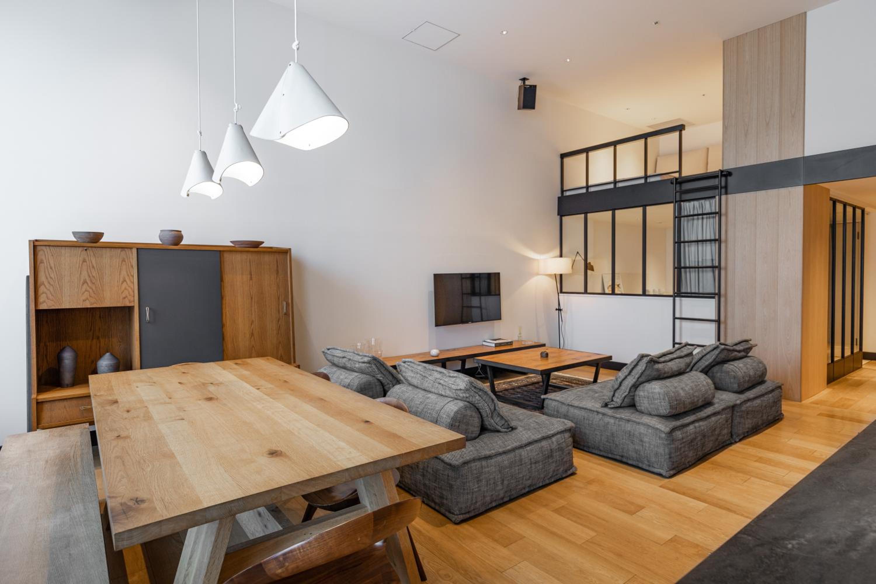Dining Suite photo 1