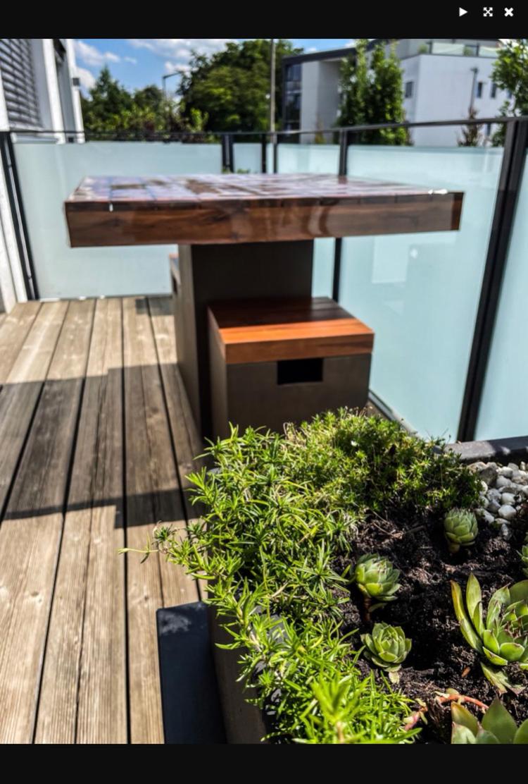 Apartment with Balcony - Photo 3