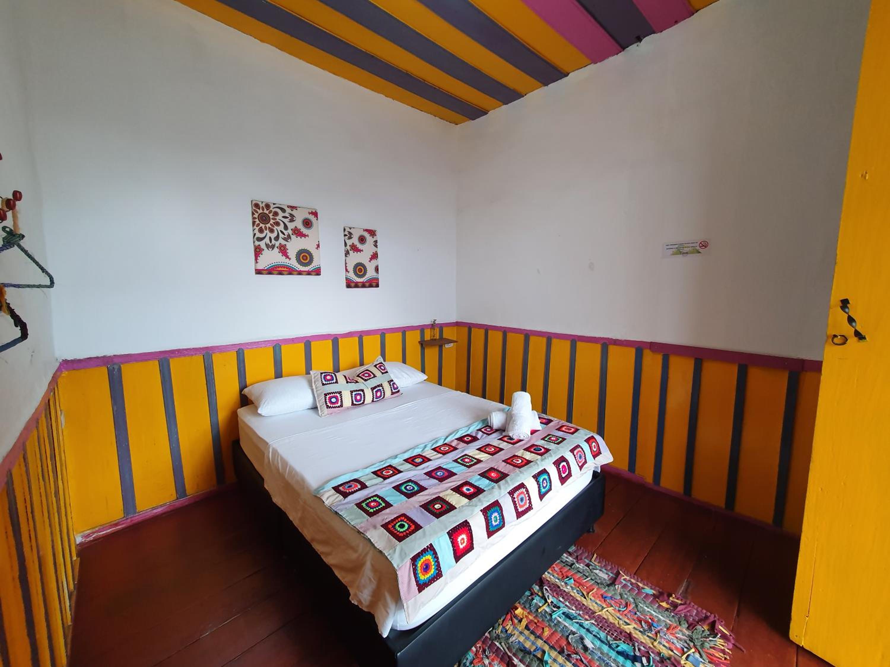 Queen Room photo 1