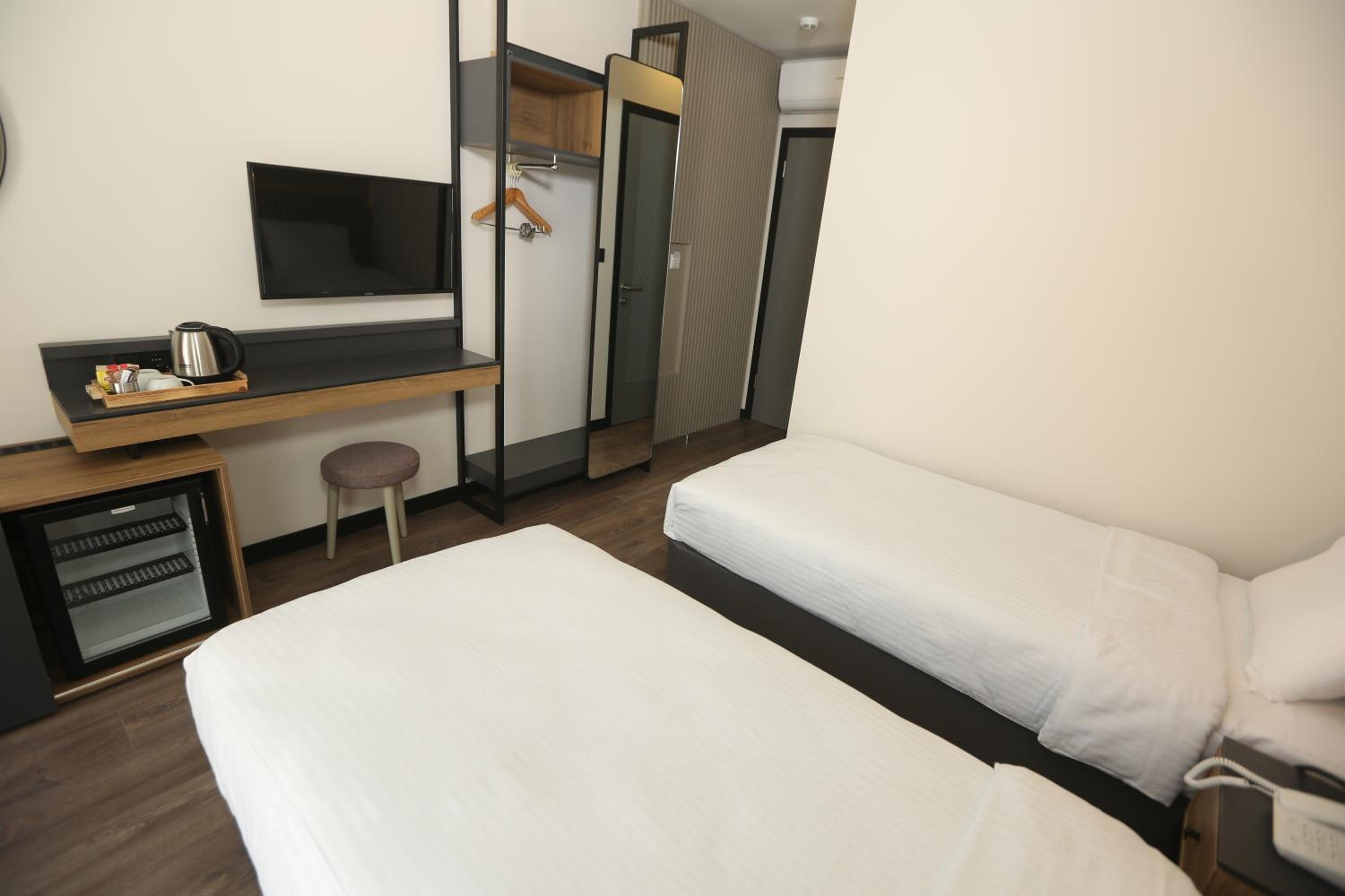 Standard Twin Room photo 3