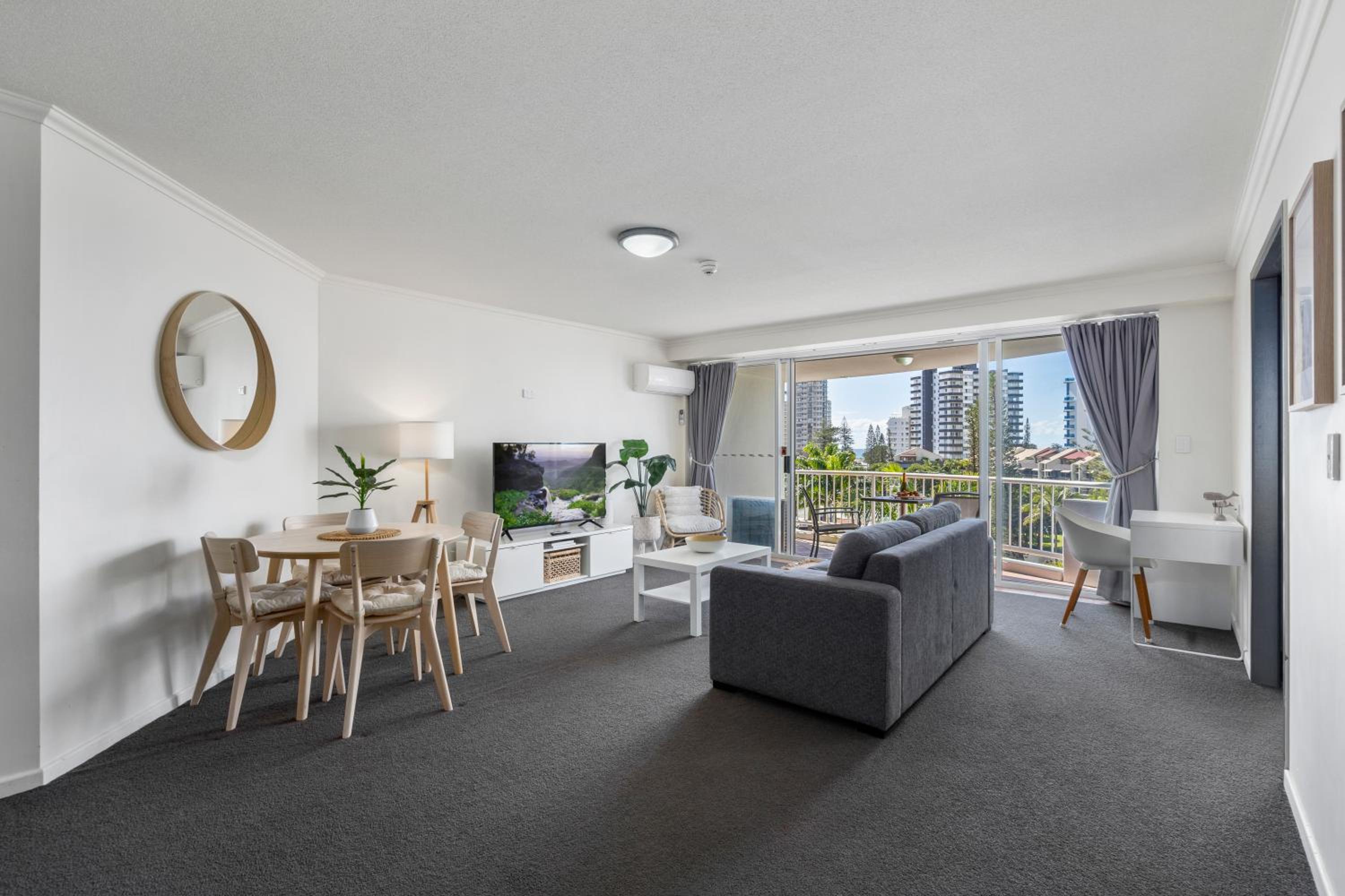 Standard One-Bedroom Suite - Photo 15
