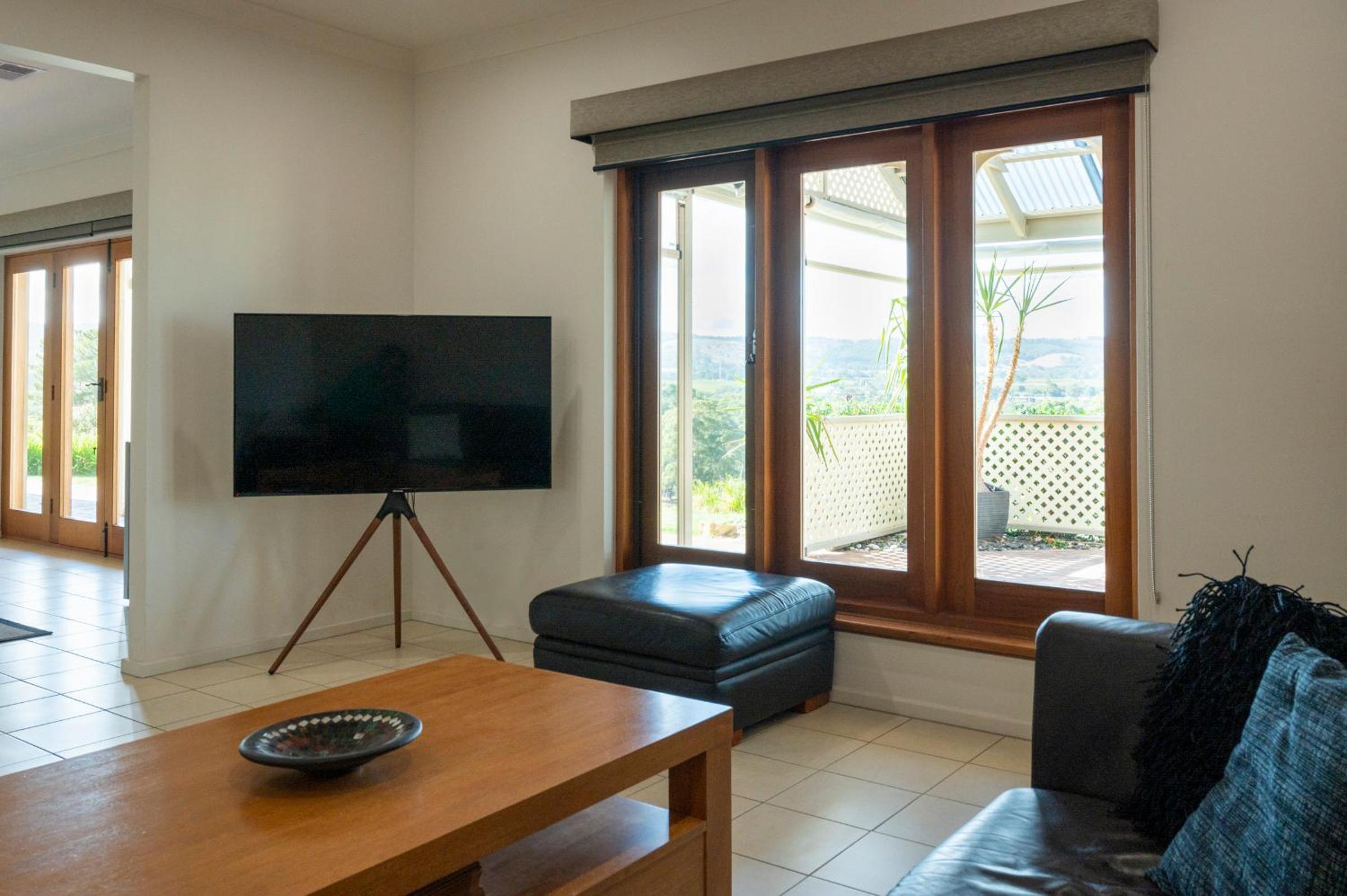 Three-Bedroom House photo 2