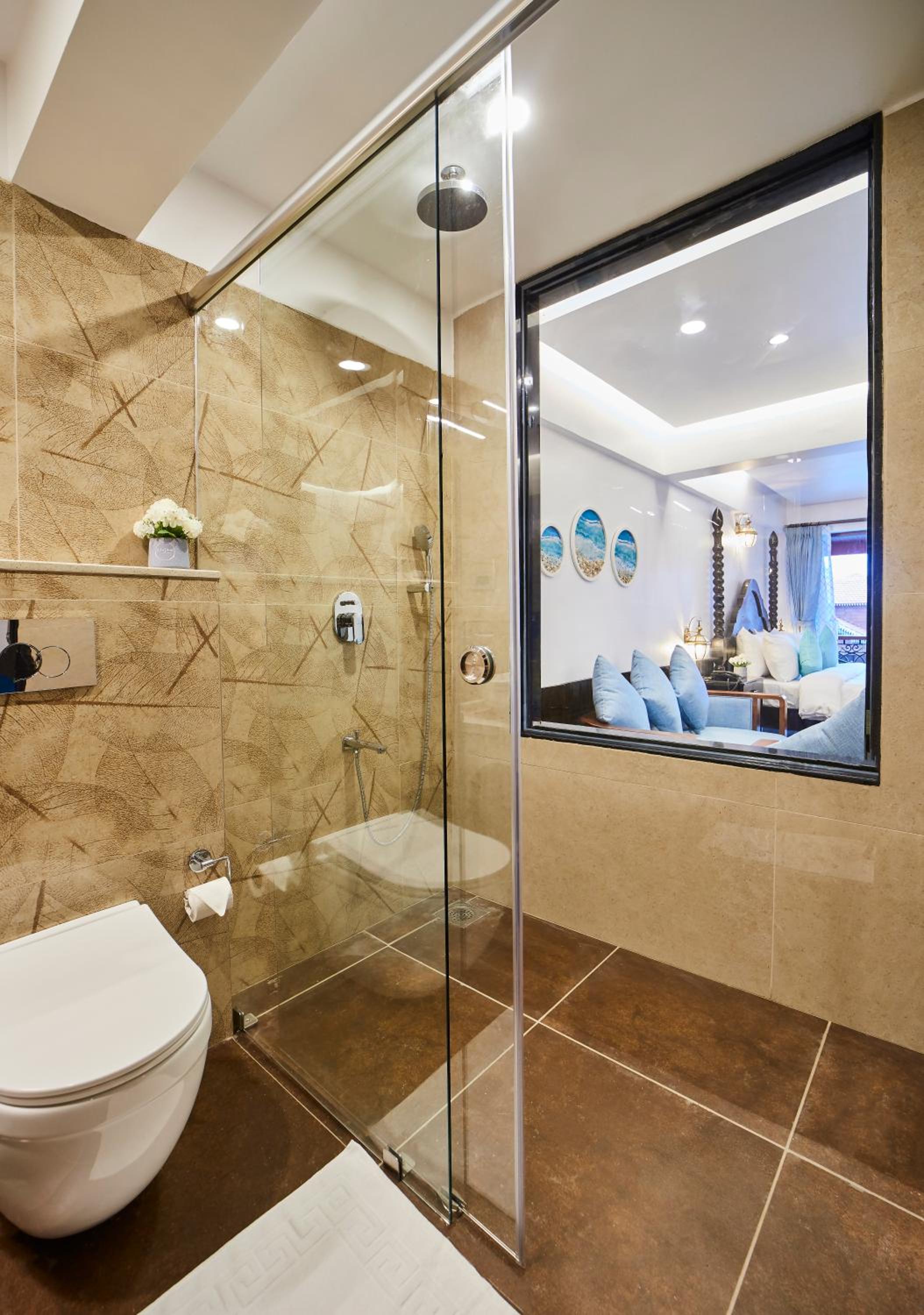 Pool Facing Suite - Photo 6