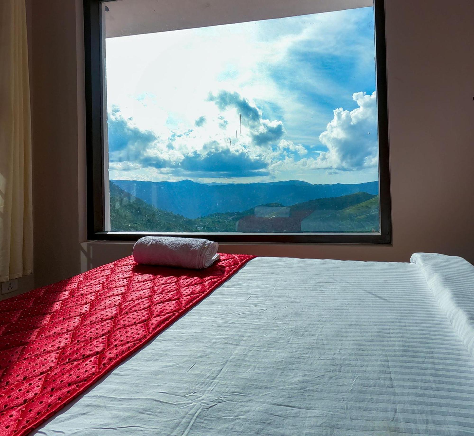 Suite with Mountain View - Photo 2