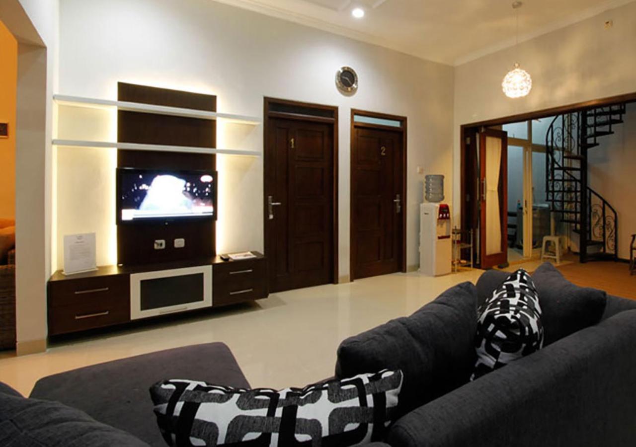 Three-Bedroom House - Photo 1