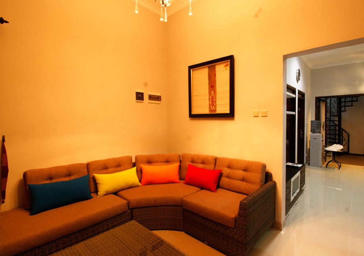 Three-Bedroom House - Photo 10