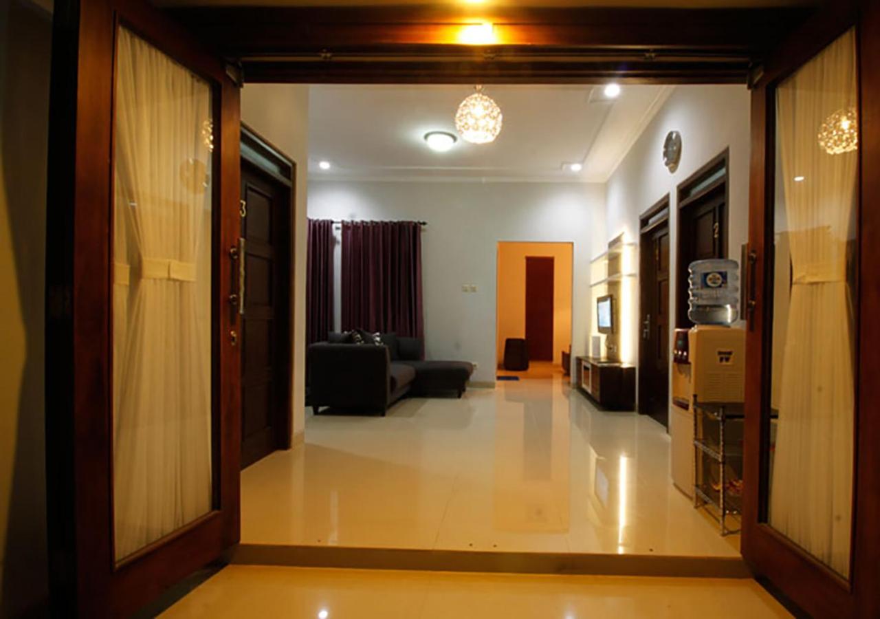 Three-Bedroom House - Photo 9