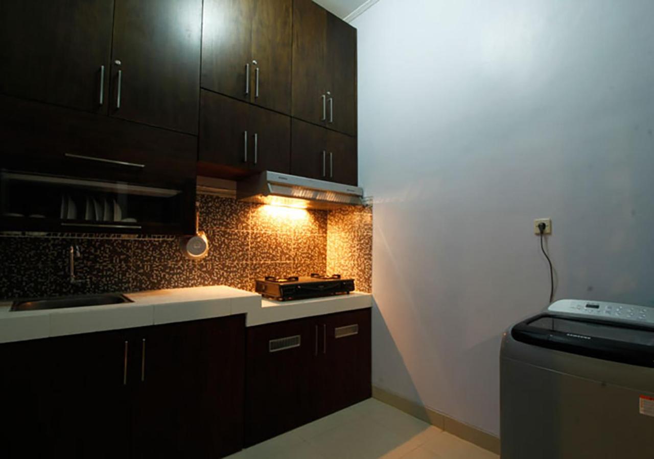 Three-Bedroom House - Photo 8