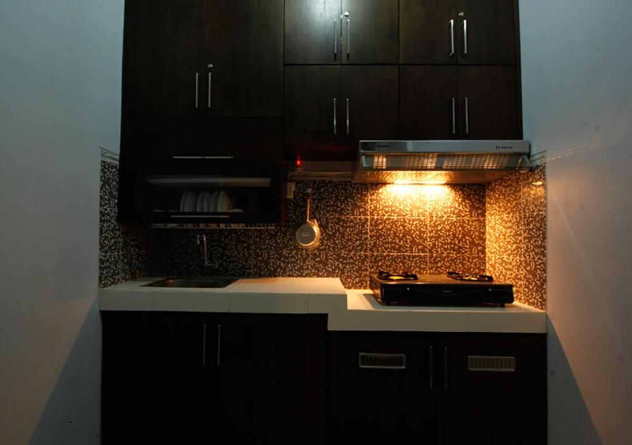 Three-Bedroom House - Photo 7