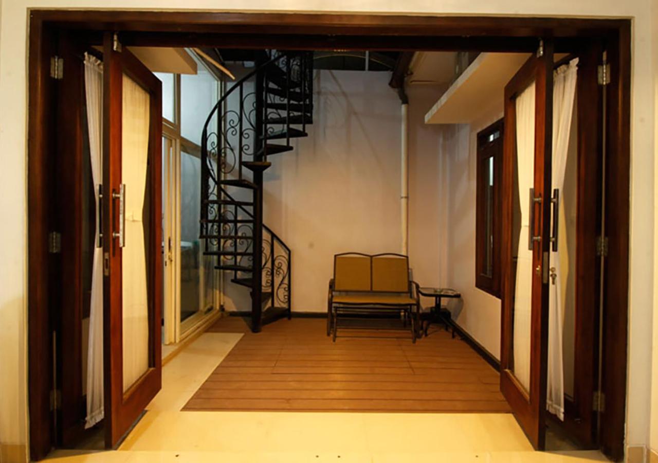 Three-Bedroom House - Photo 3