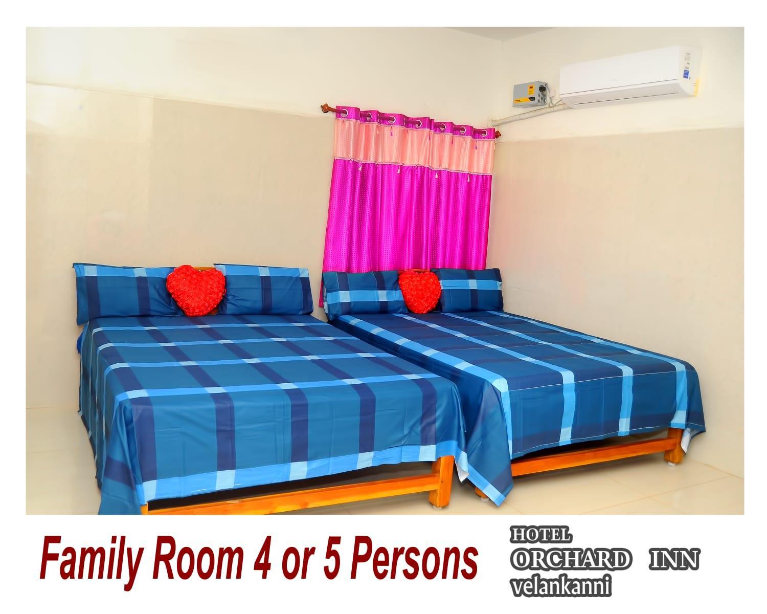 Deluxe Family Room - Photo 2