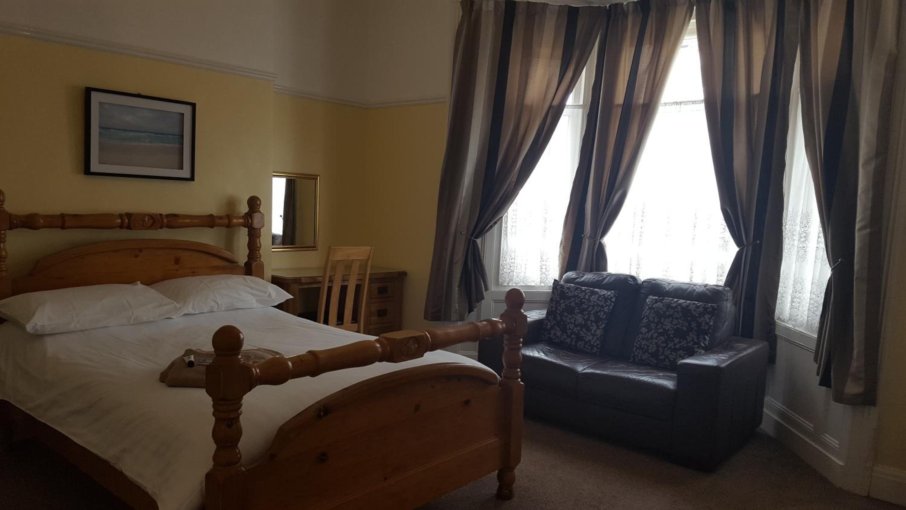 Deluxe Family Room - Photo 1