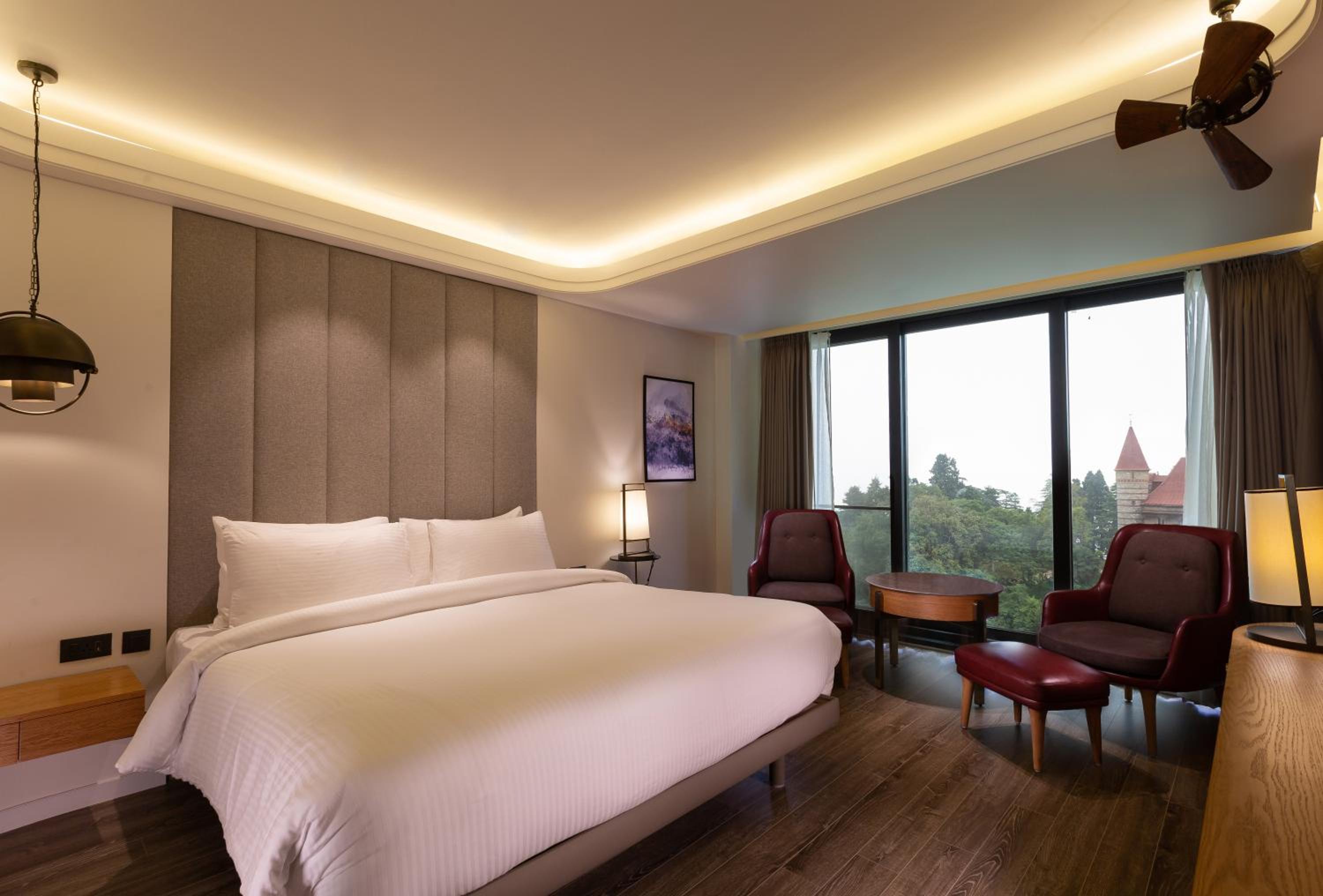 Suite with complimentary evening tea/coffee - Photo 1