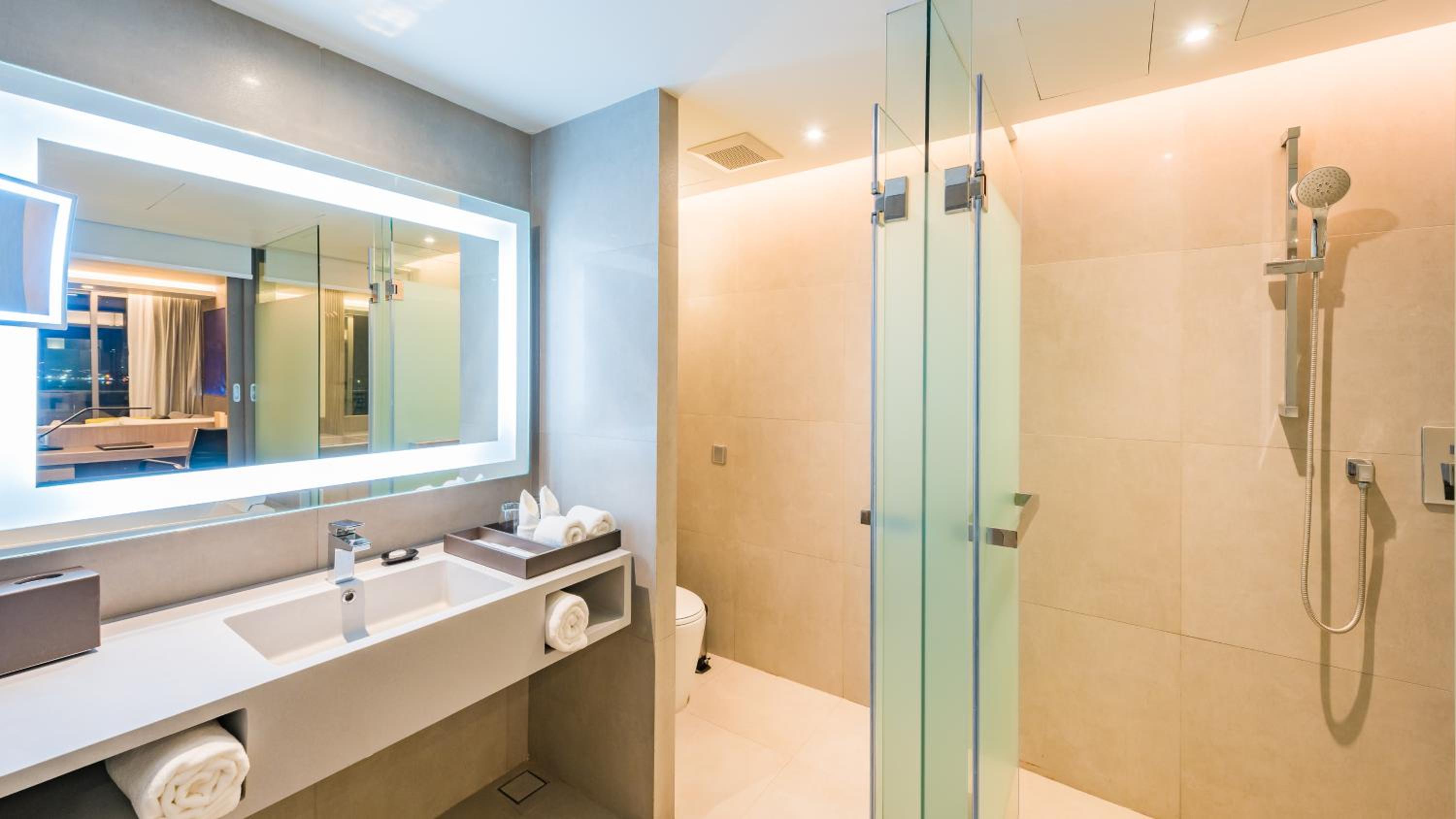 Special Offer Ocean Room Partial Seaview - Photo 2