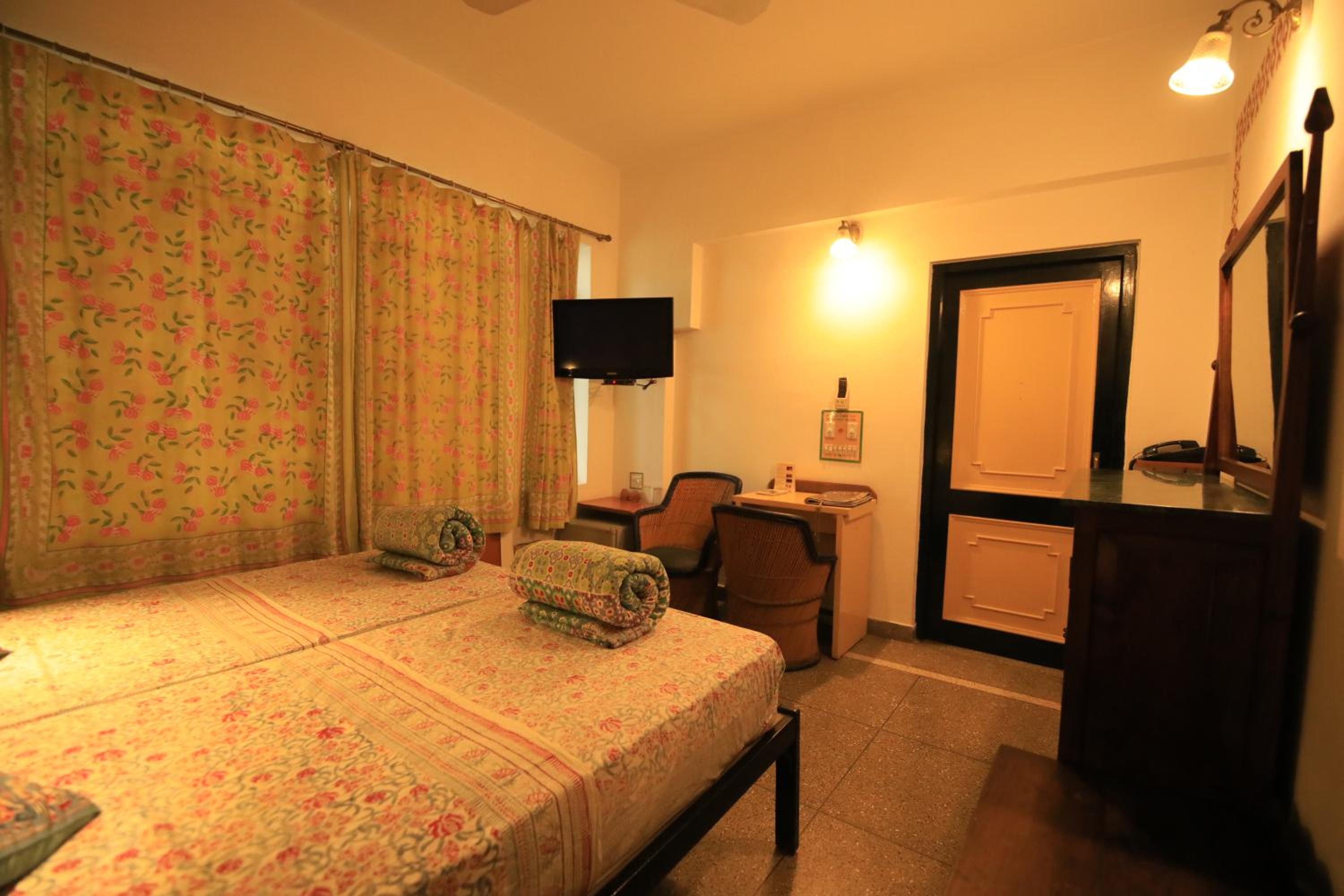 Deluxe Double or Twin Room - Photo 4