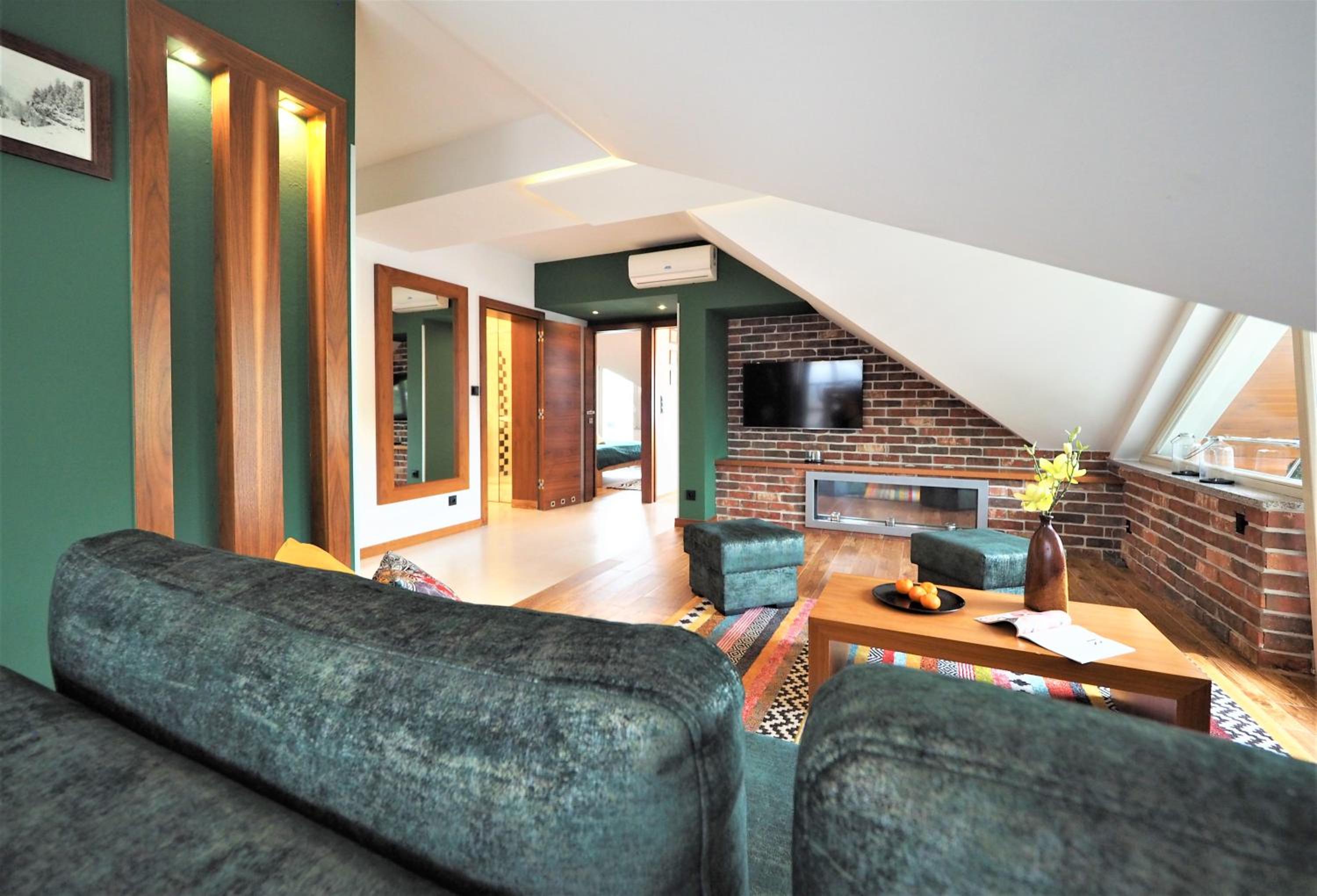 Luxury Two-Bedroom Apartment