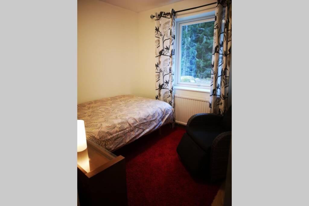 Five-Bedroom House - Photo 19