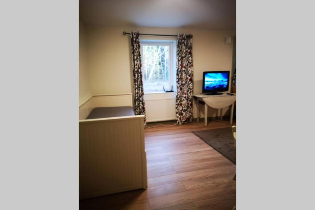 Five-Bedroom House - Photo 26