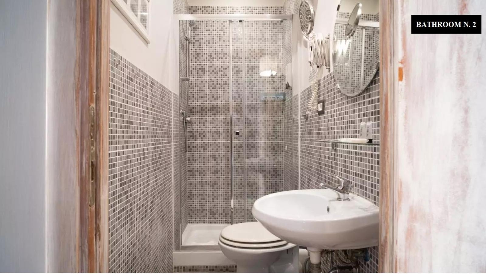 Double Room with Private Bathroom photo 3
