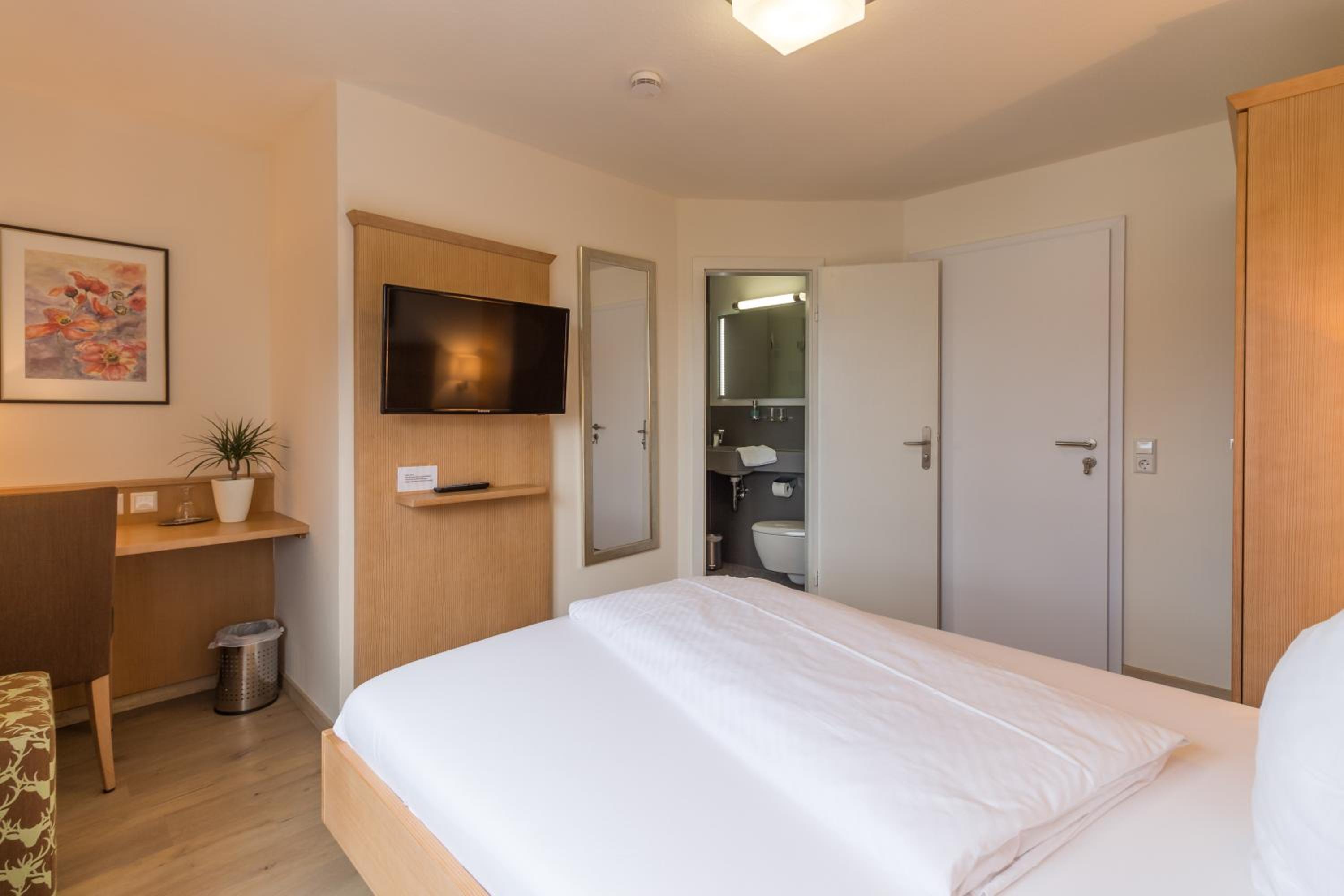 Small Double Room photo 2