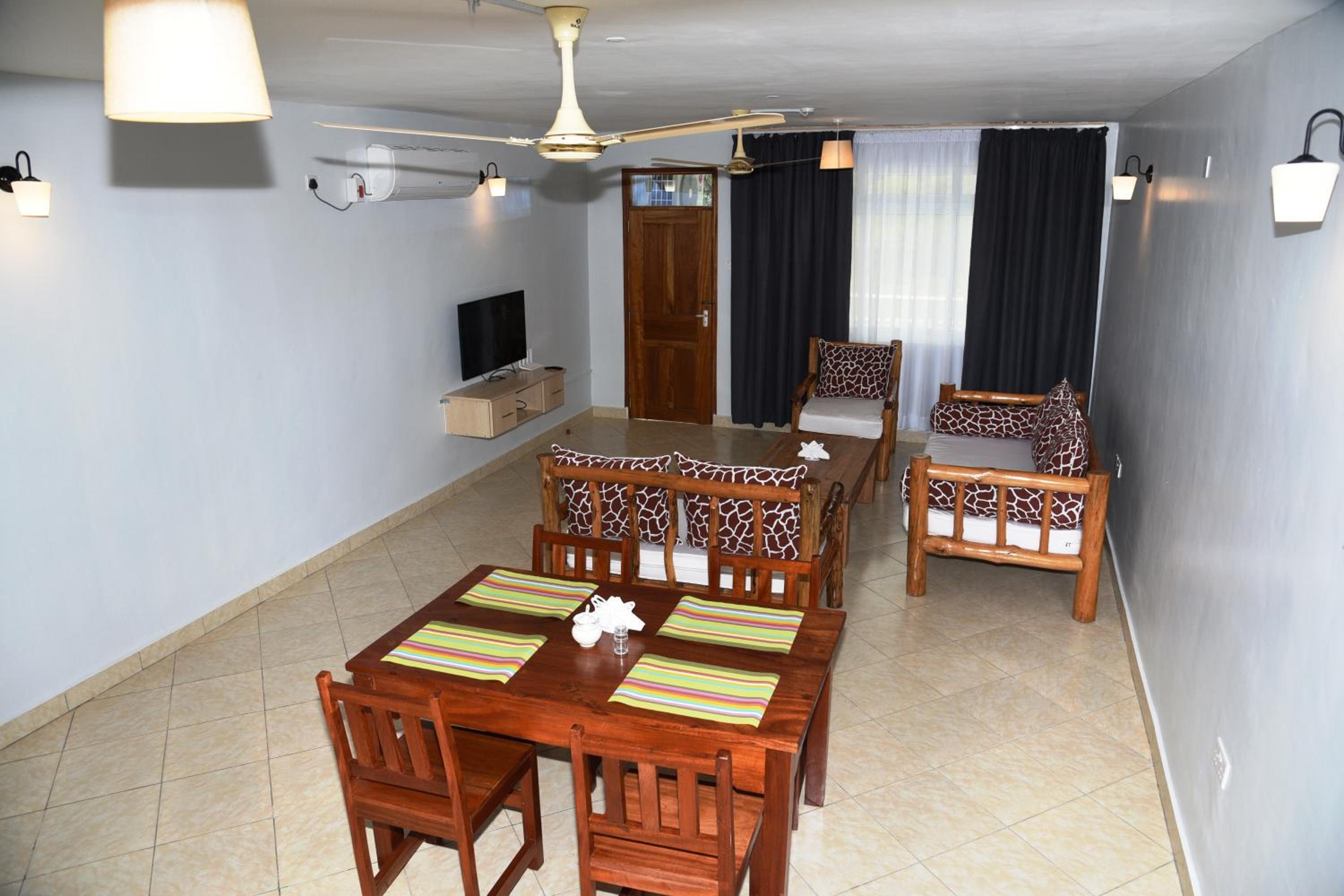 Two-Bedroom Apartment - Photo 2