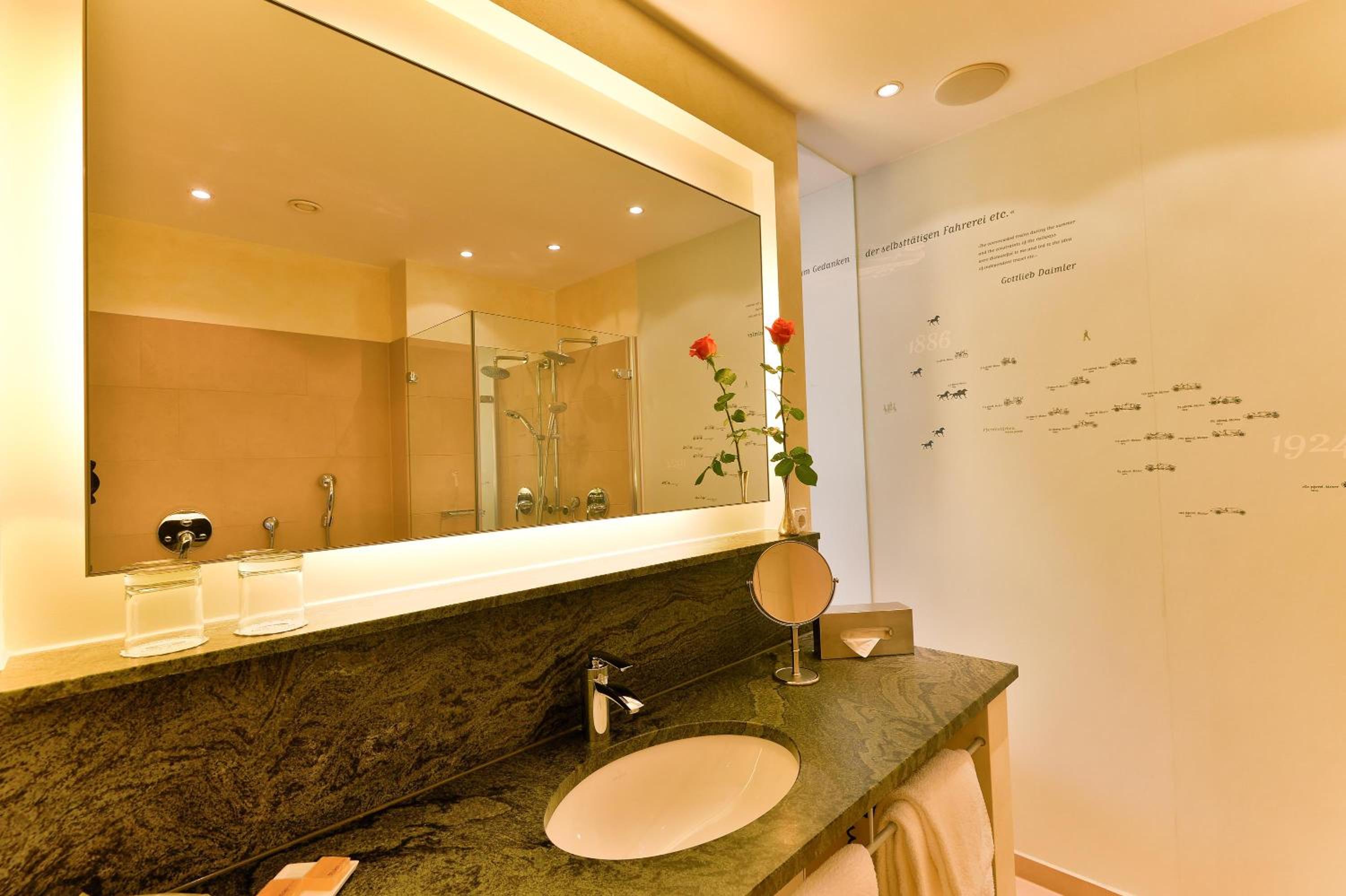 Themed Apartment - Photo 11