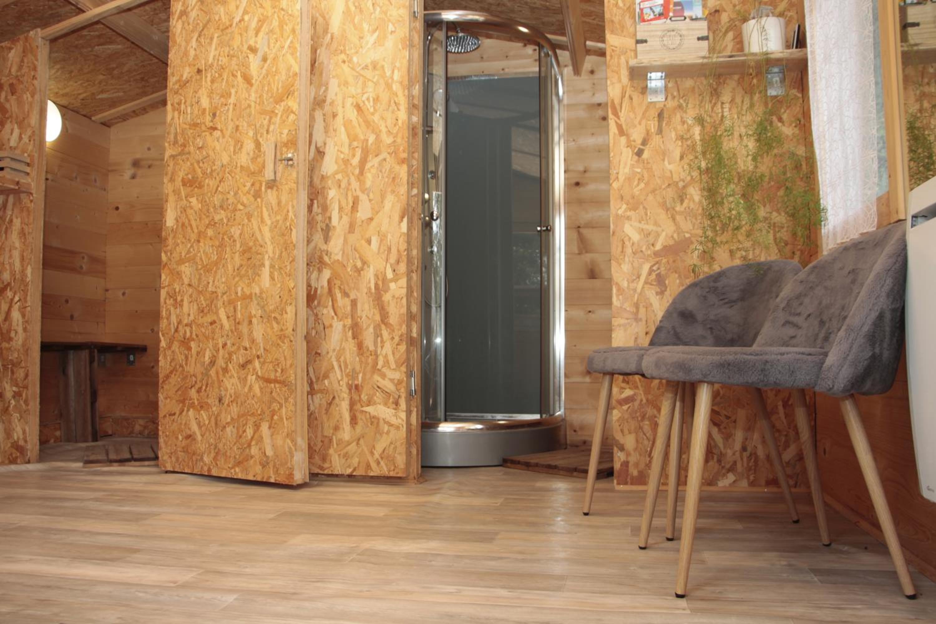 Standard Family Room - Photo 4