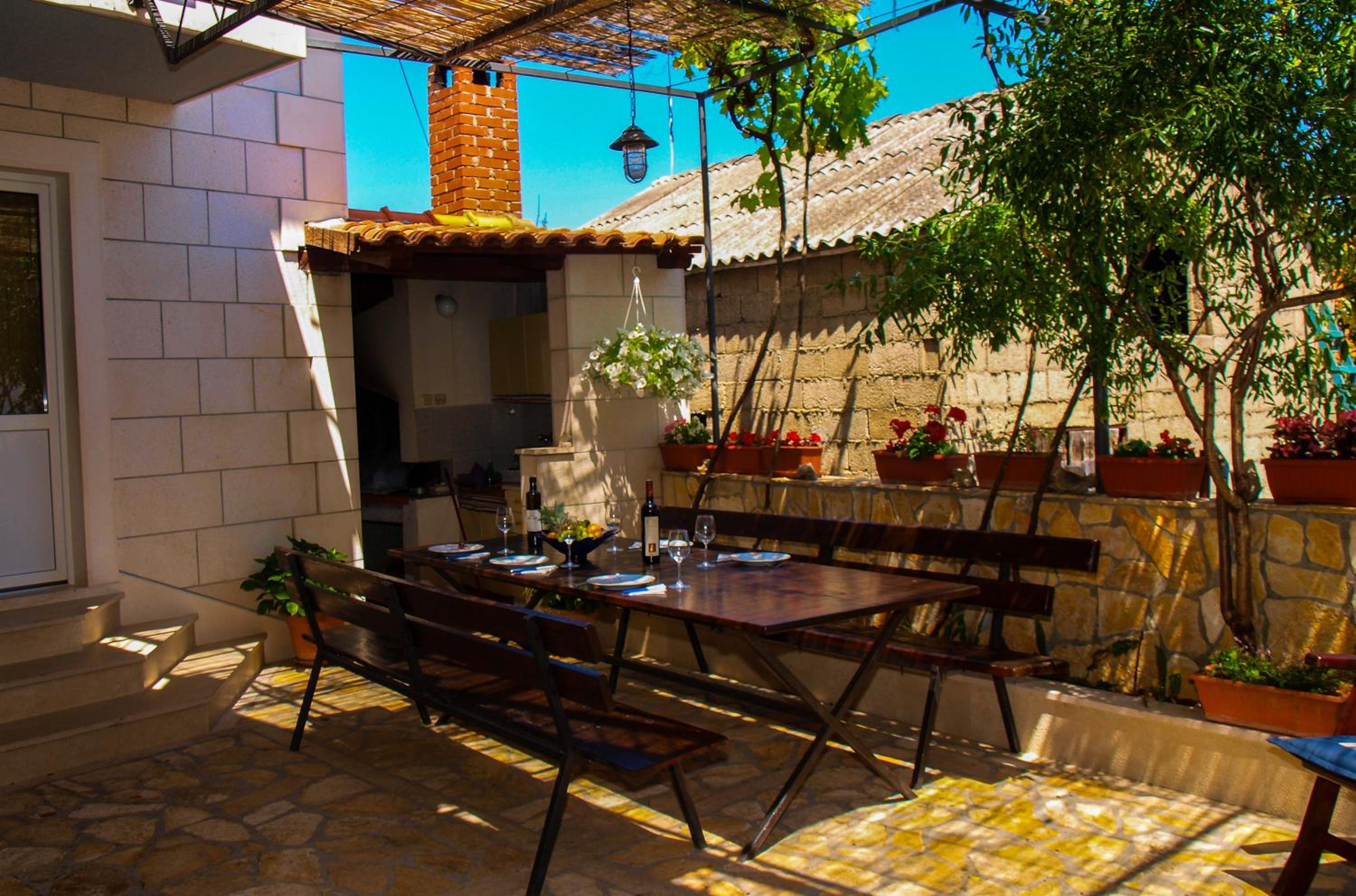 Three-Bedroom Apartment with Balcony photo 1