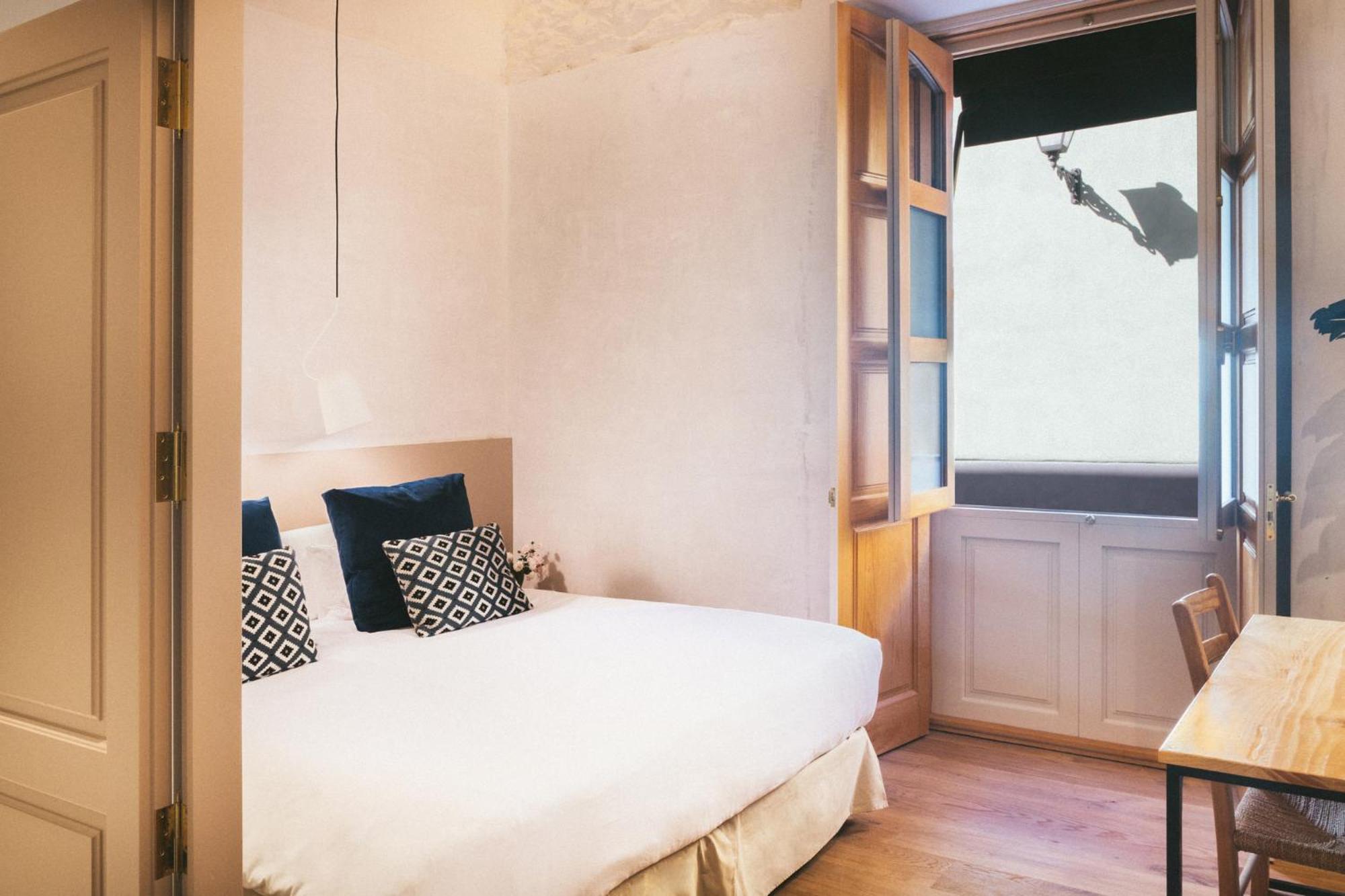 Classic Exterior Double Room thumbnail 6