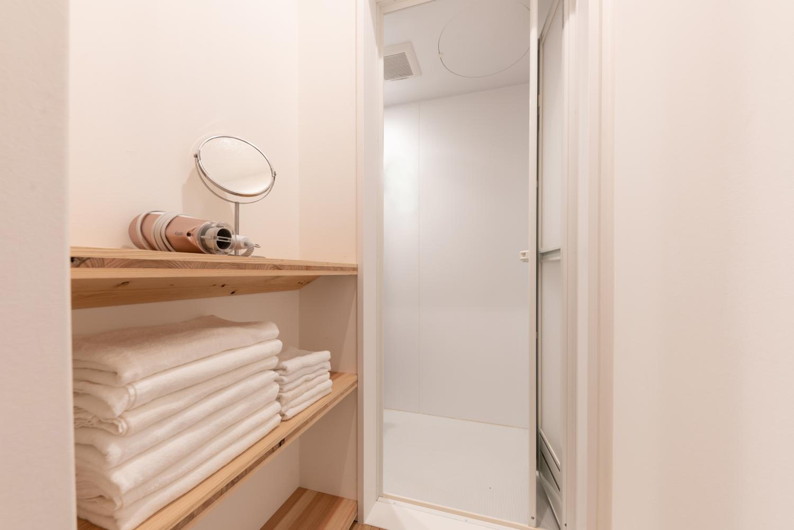 Studio Apartment - Photo 15
