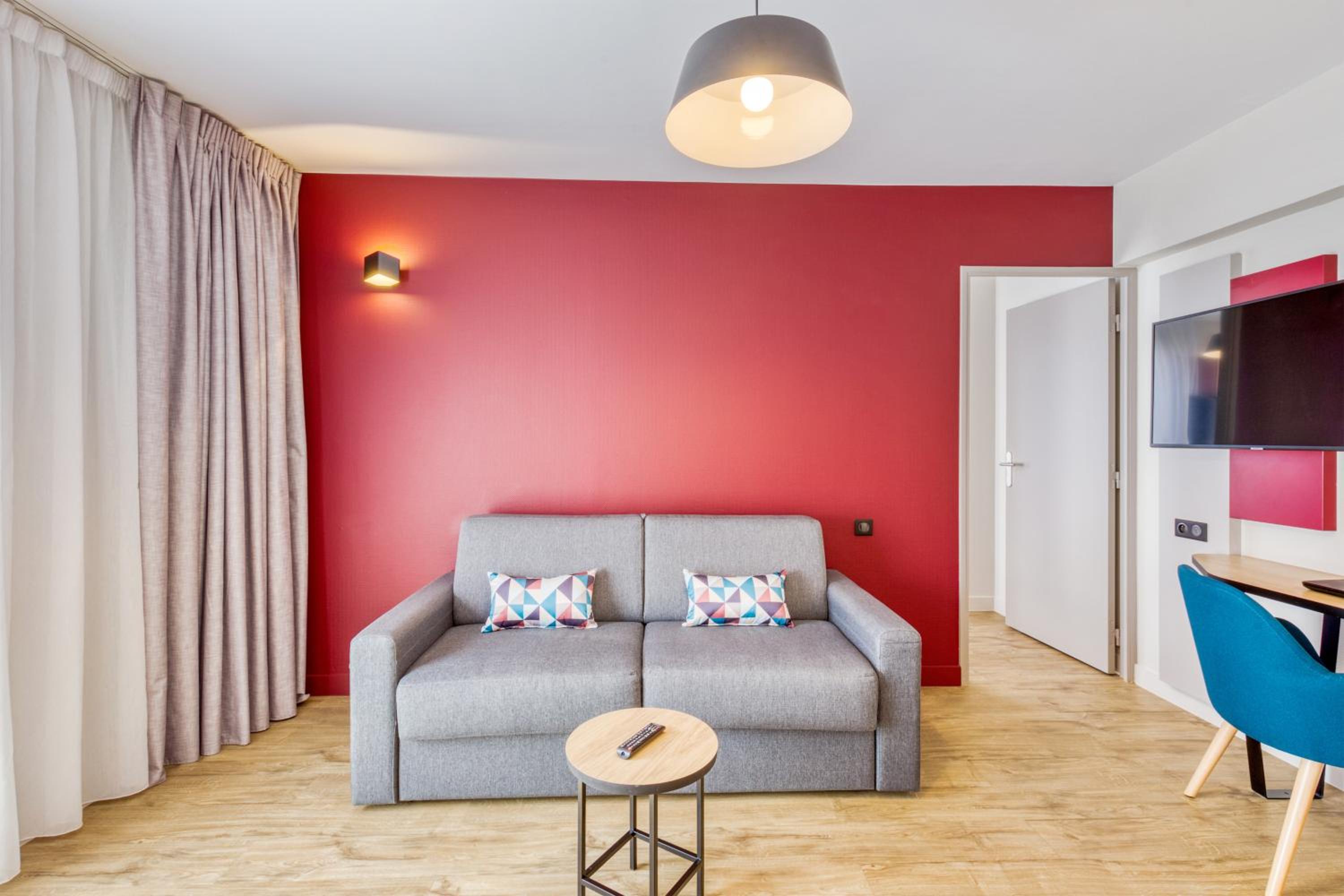 One-Bedroom Apartment - Photo 7