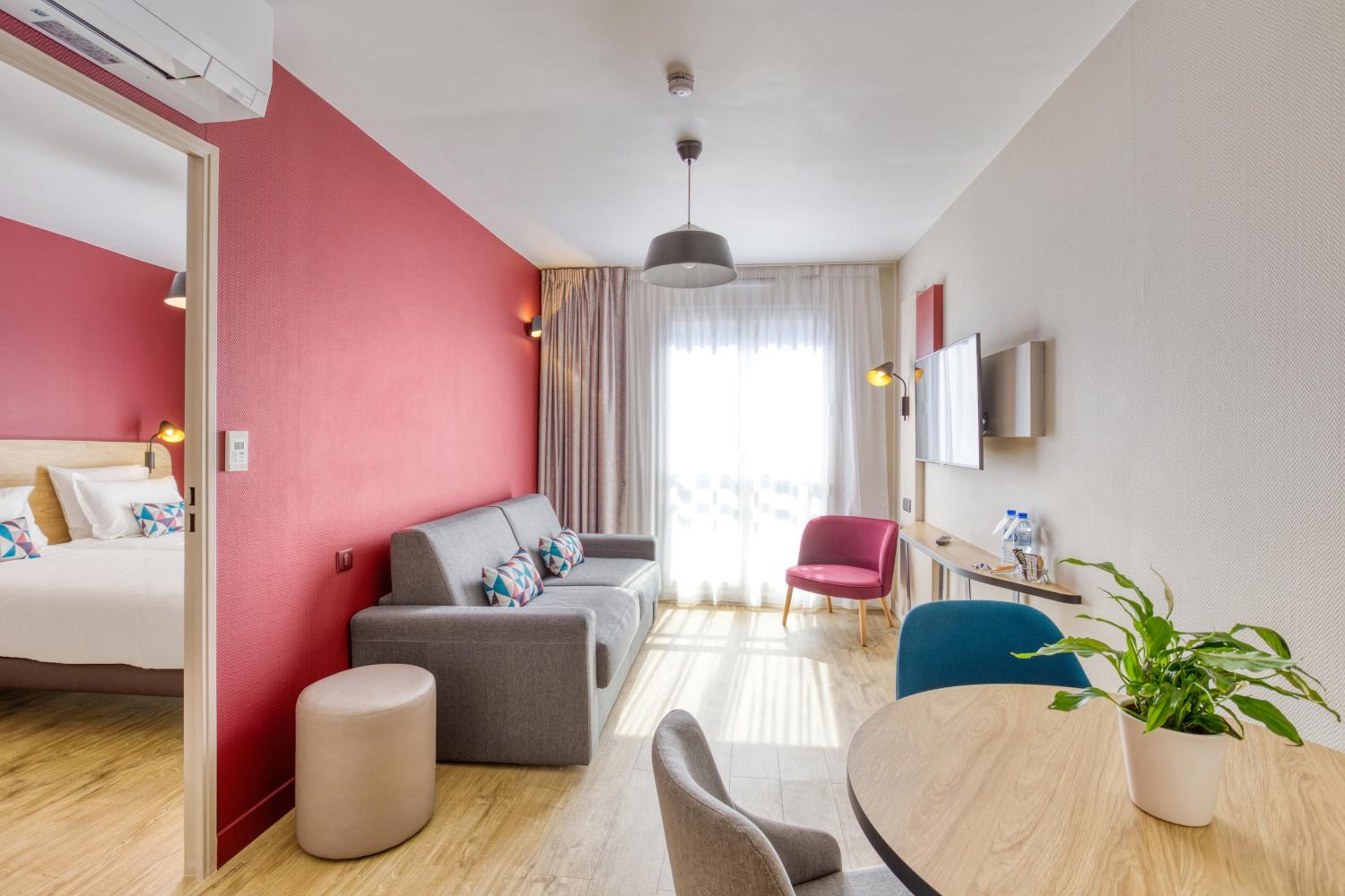 One-Bedroom Apartment - Photo 6
