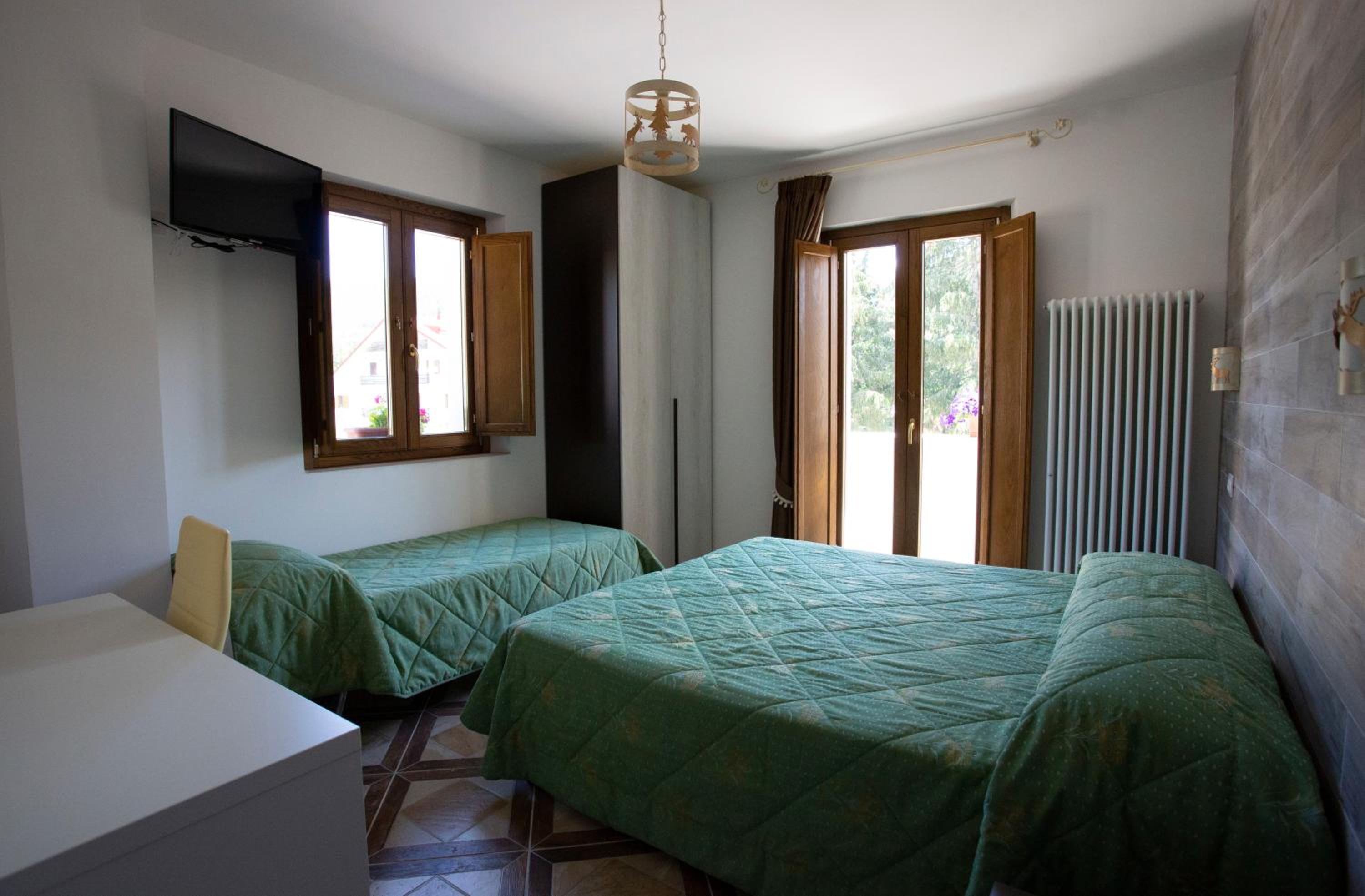 Triple Room with Mountain View photo 3