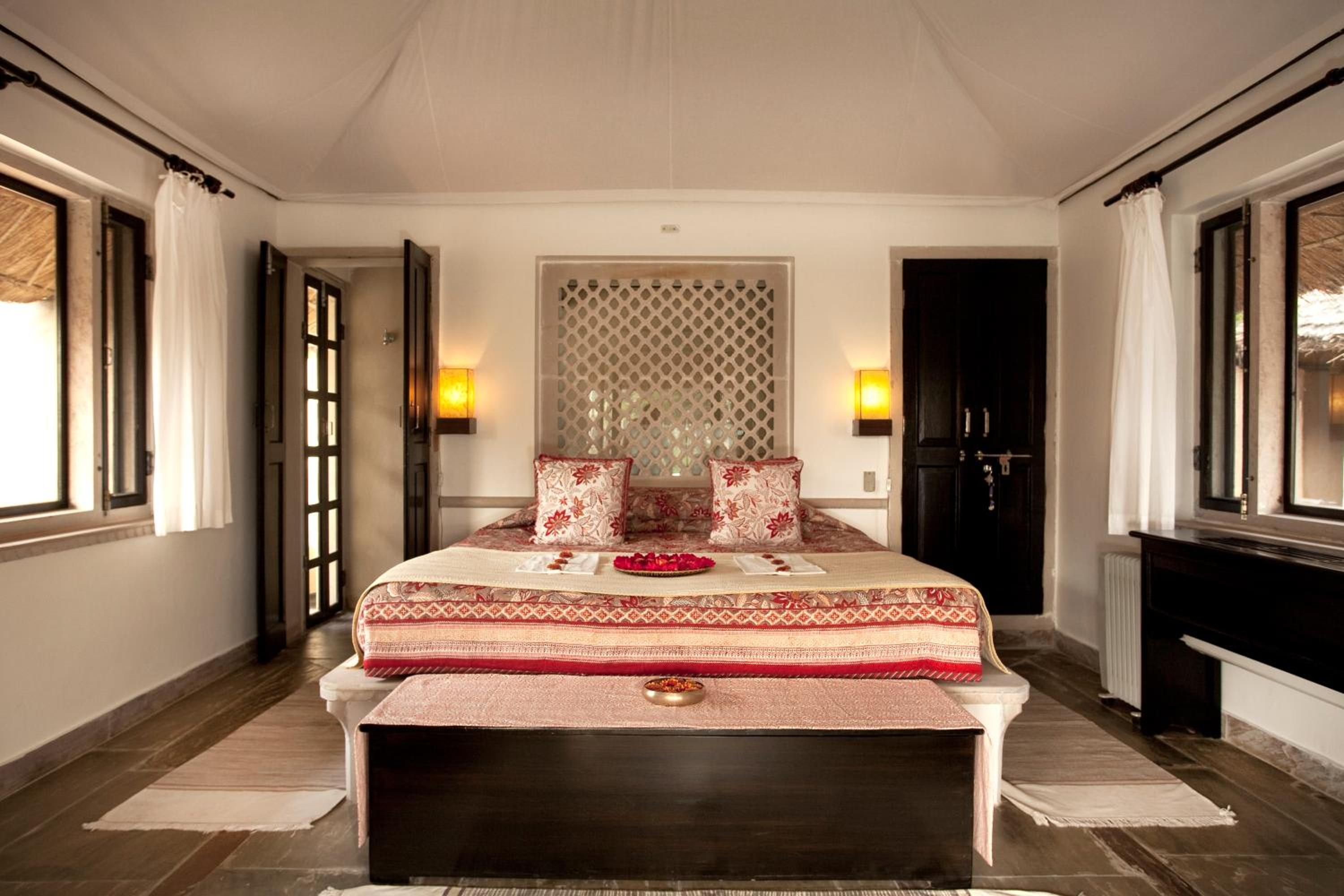 Luxury Cottage with Forest View - Photo 1