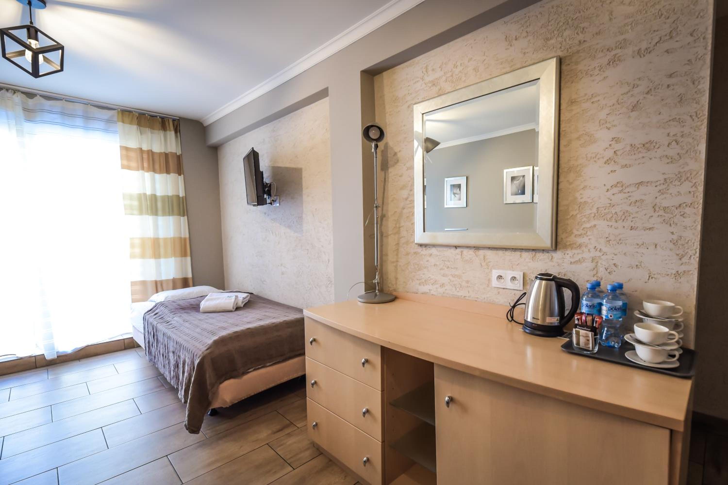 Apartment with Terrace - Photo 5