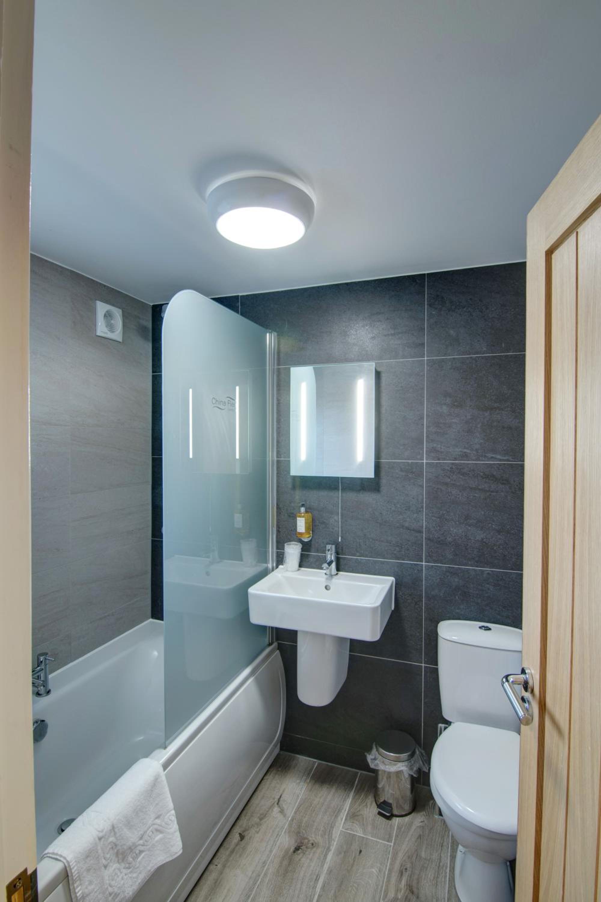 One-Bedroom Apartment - Photo 16