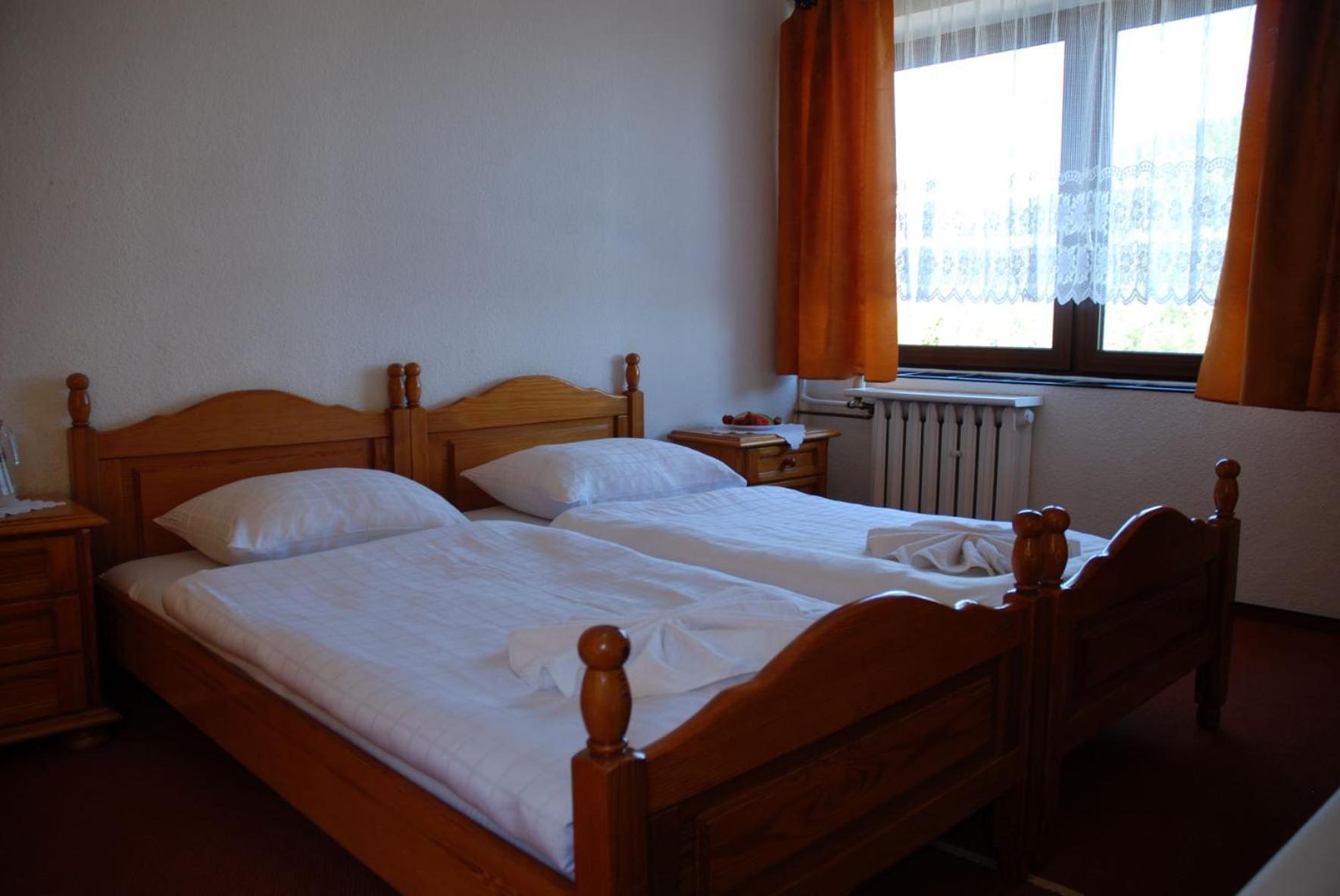 Twin Room - Photo 7