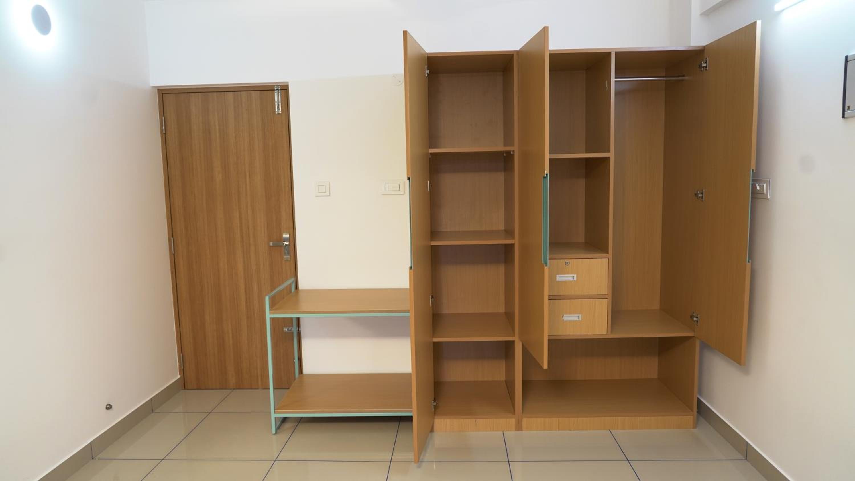 One-Bedroom Apartment - Photo 2