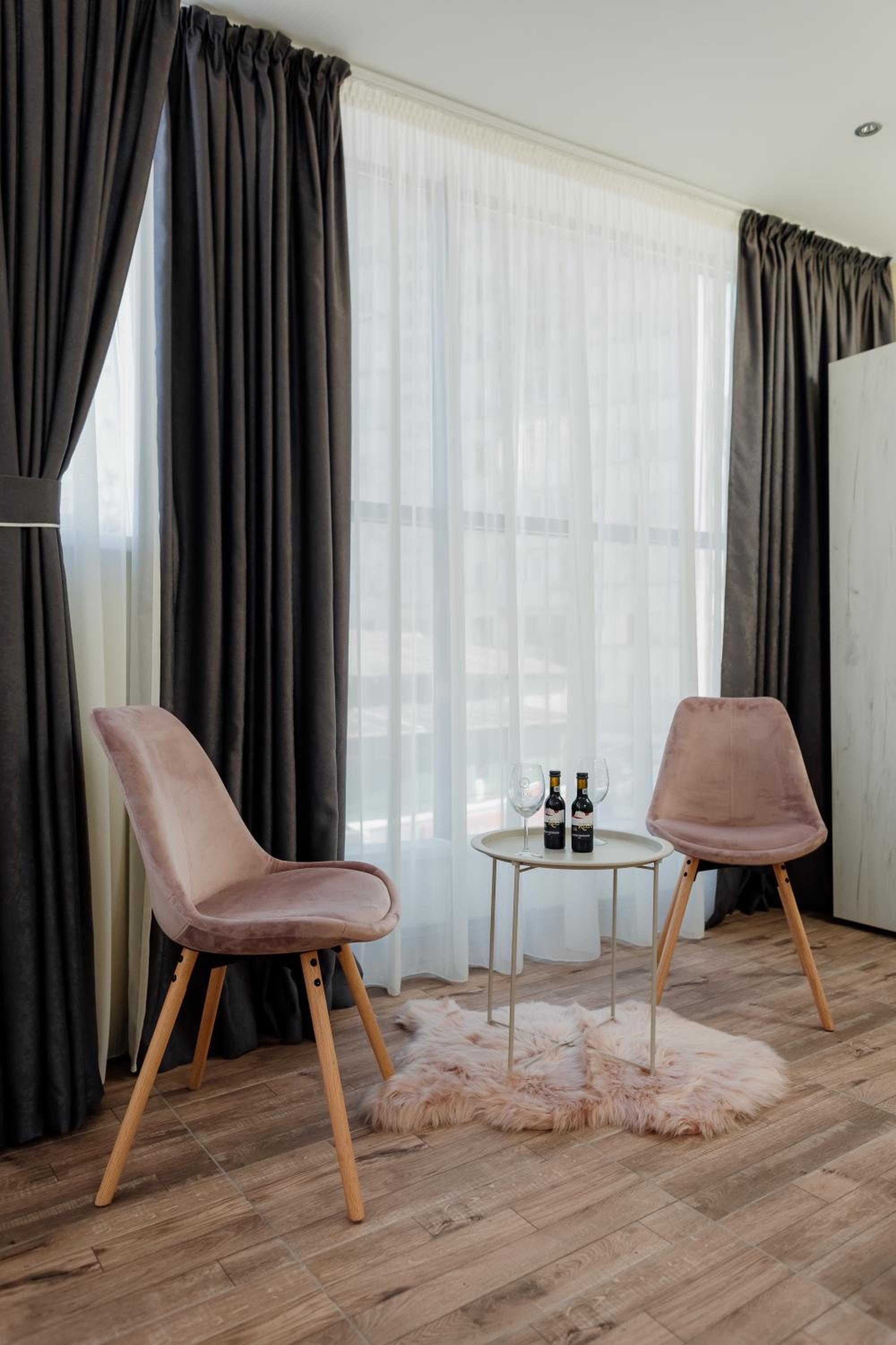 Double Room - Photo 7