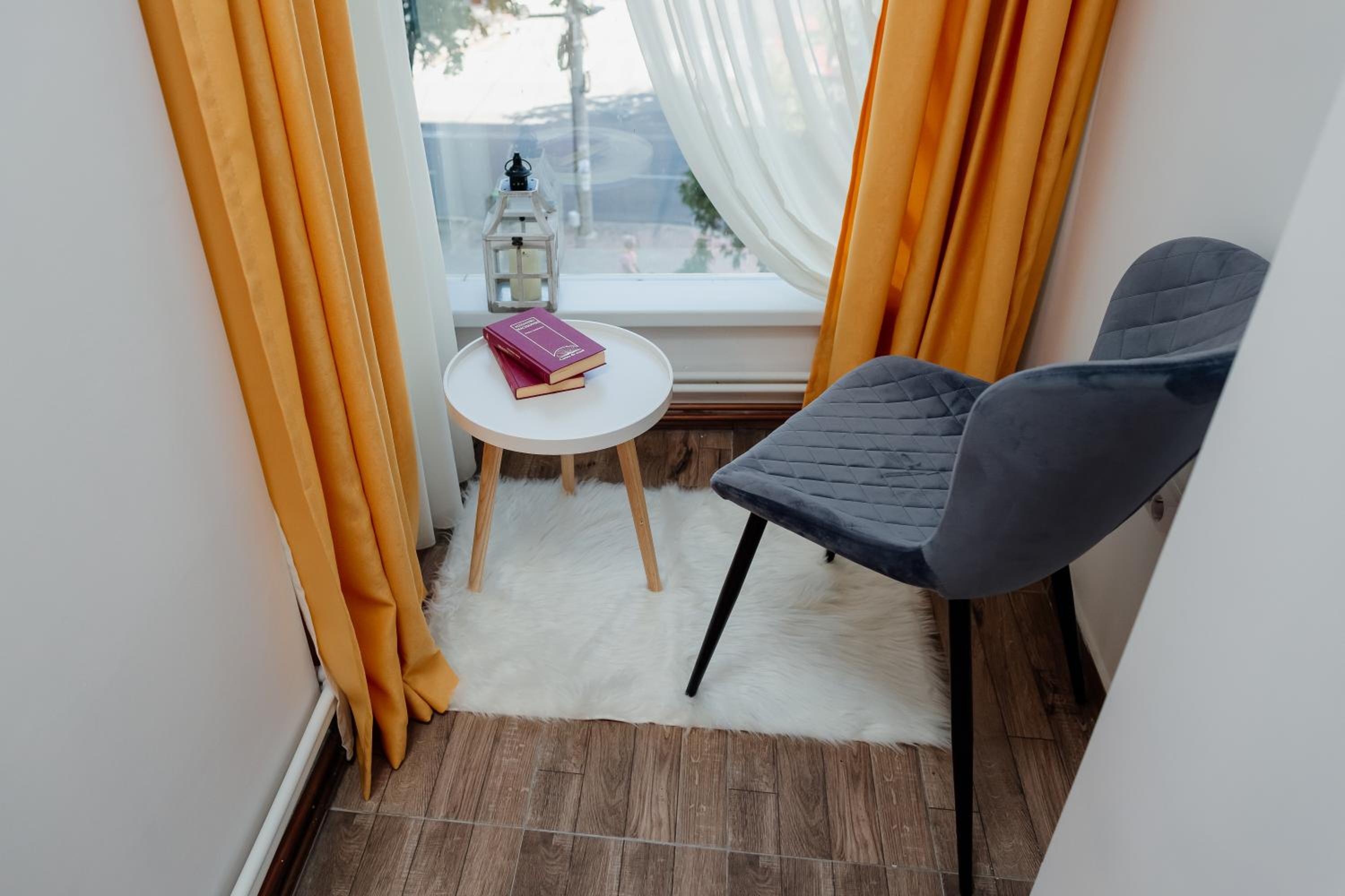 Double Room - Photo 6