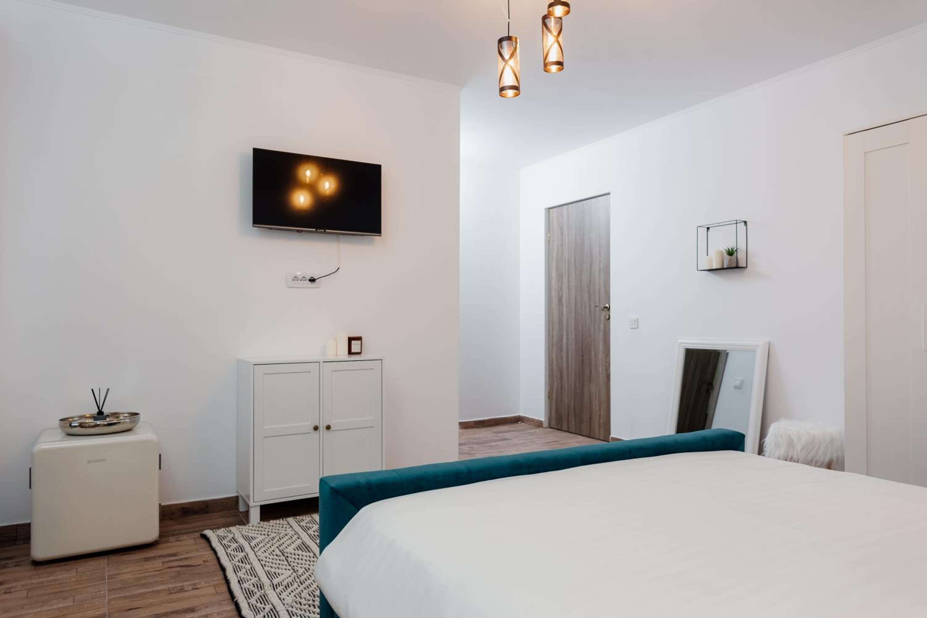 Double Room - Photo 8